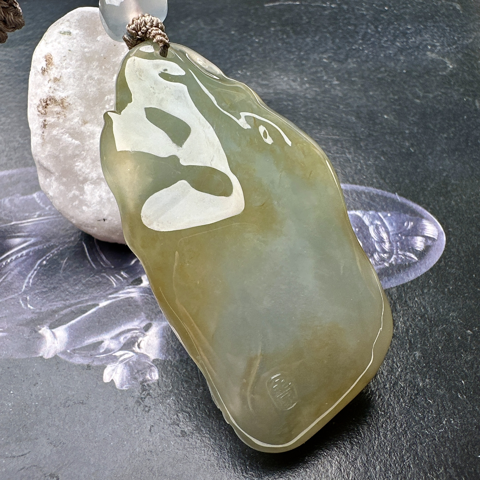 【冰黄立体观音佛头】种水很不错，冰感明显，俏色漂亮，面部纯净，大件厚装，可以收藏的品质。