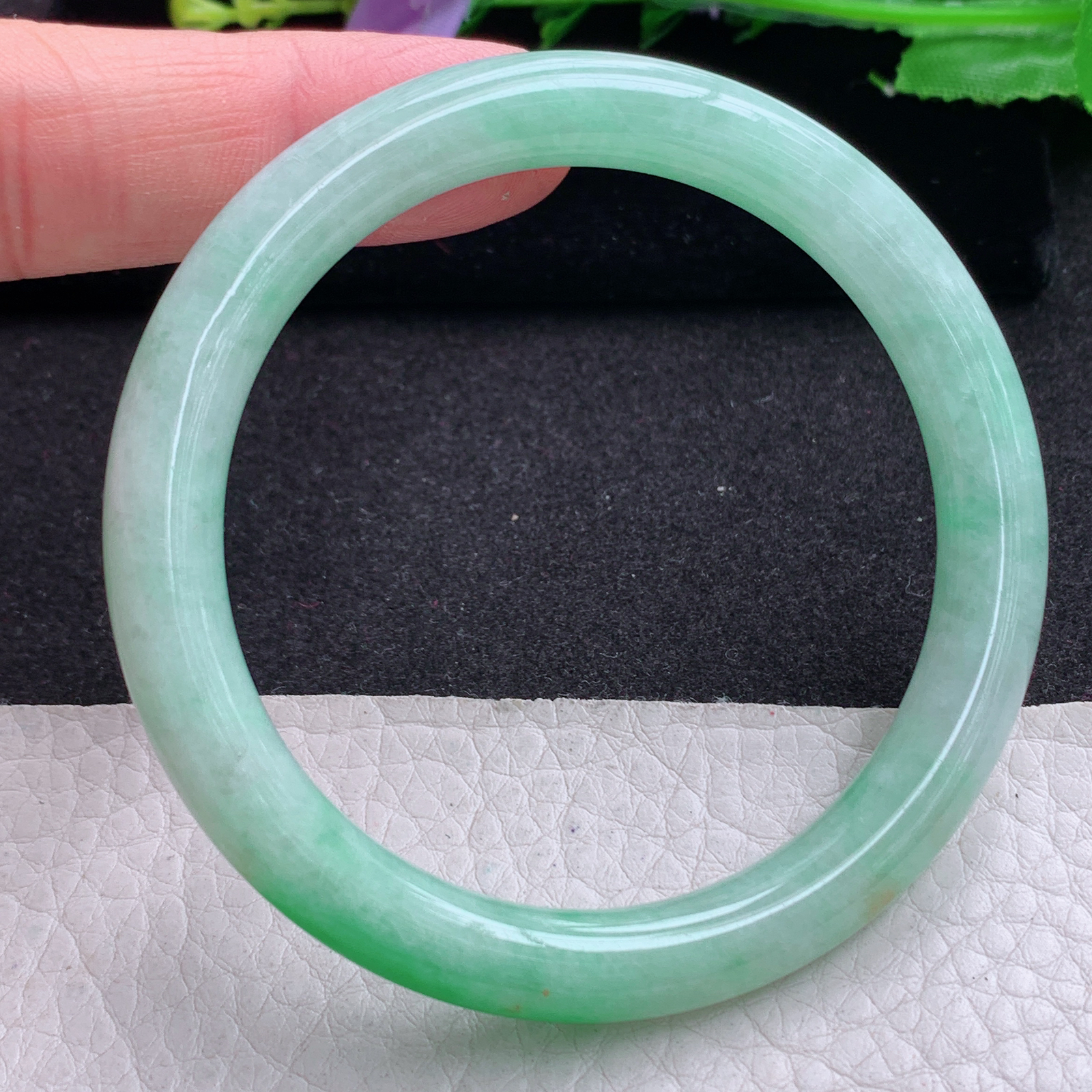 ay实拍54*7.7*8美人镯 天然缅甸翡翠A货玉手镯飘阳绿圆你条玉手环