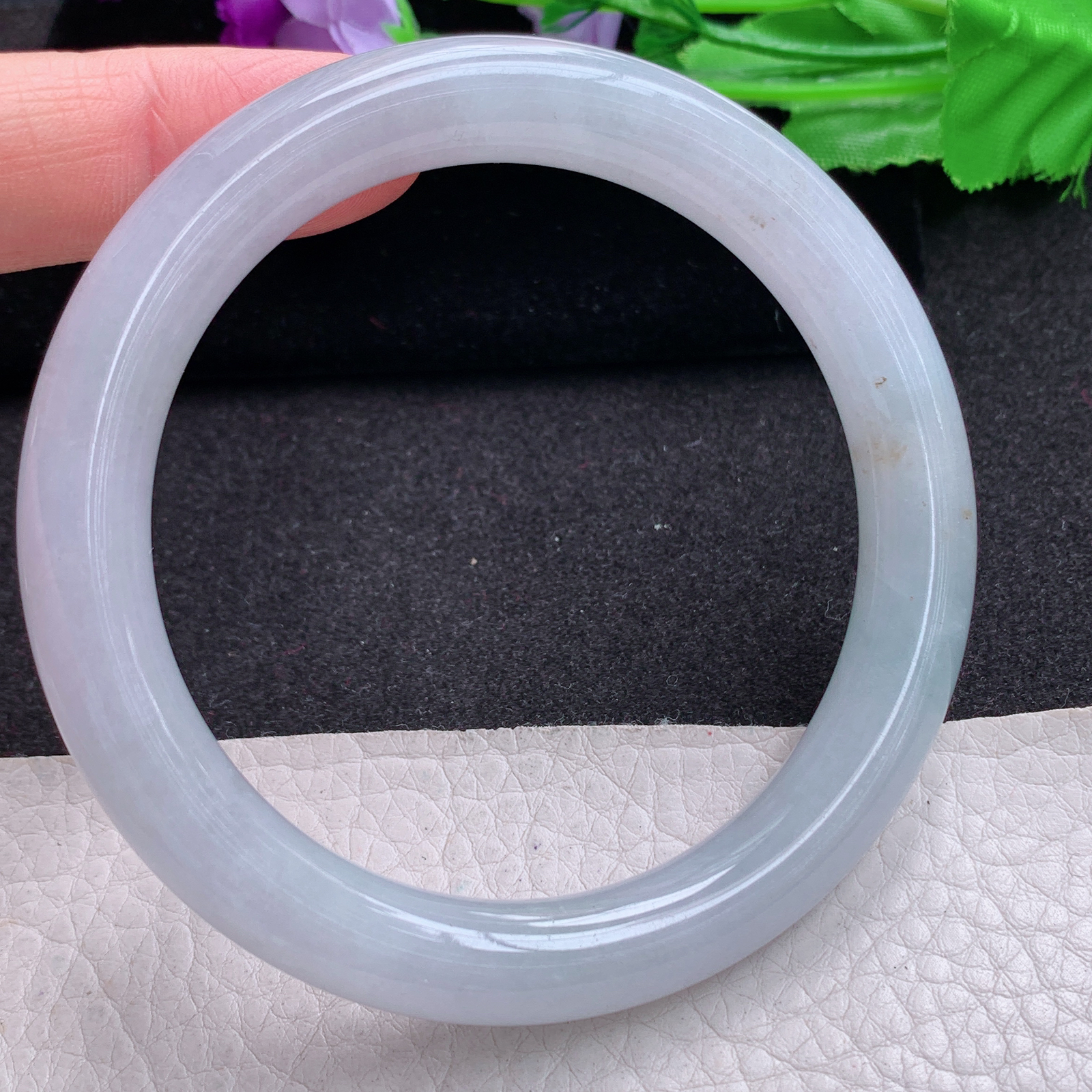 yw 大圈口60*10美人镯 天然缅甸翡翠A货玉手镯胶感纯美圆条玉手环