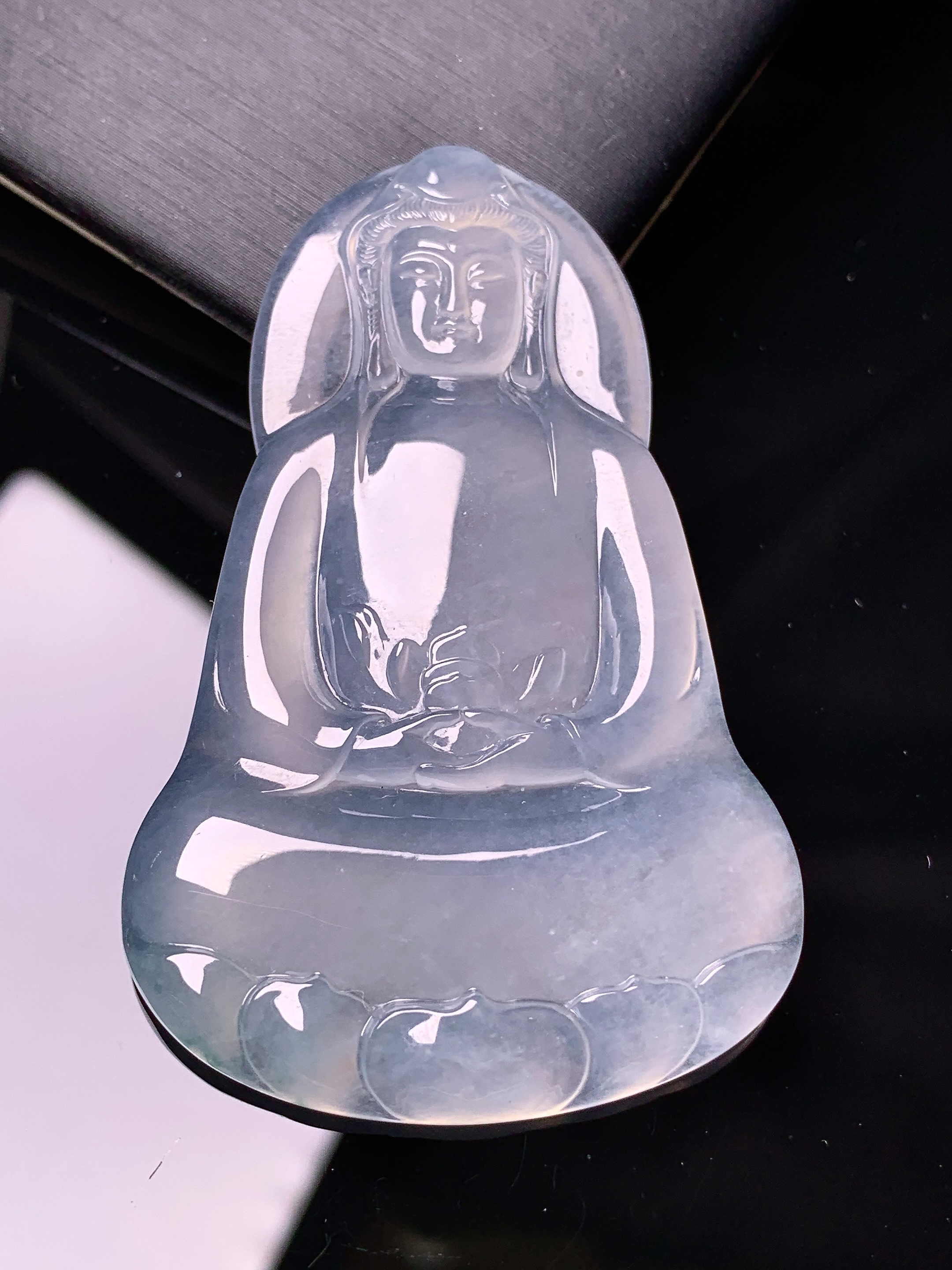 冰种素衣观音吊坠 玉质细腻 色泽艳丽清新 水润亮眼 整体尺寸57*37*4.8