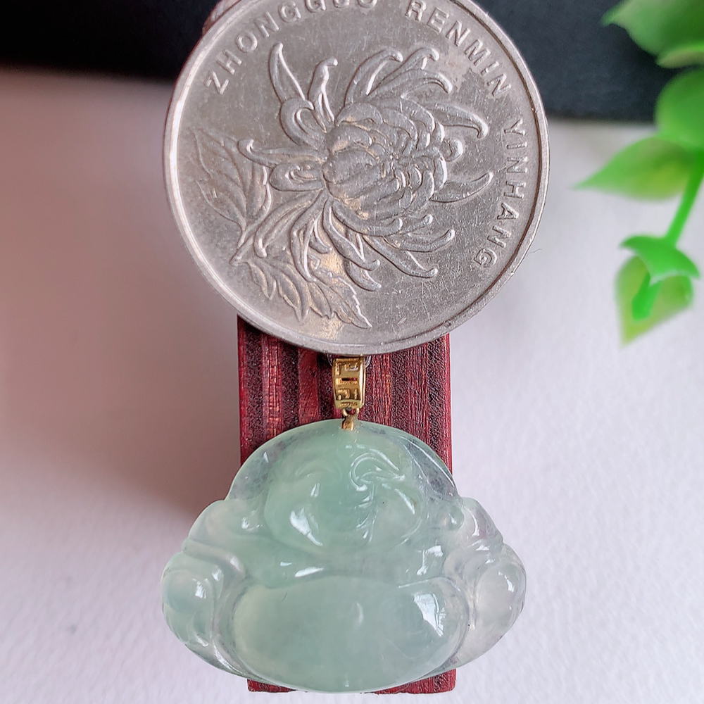 18k金扣冰润佛公挂件 玉质细腻  精雕弥勒佛，笑佛福耳垂肩，面相喜庆，开怀大笑，憨态可掬。惟妙惟肖，寓意福禄双全，吉祥美满，笑口常开 W49.7 尺寸：18-24.5-4.5mm