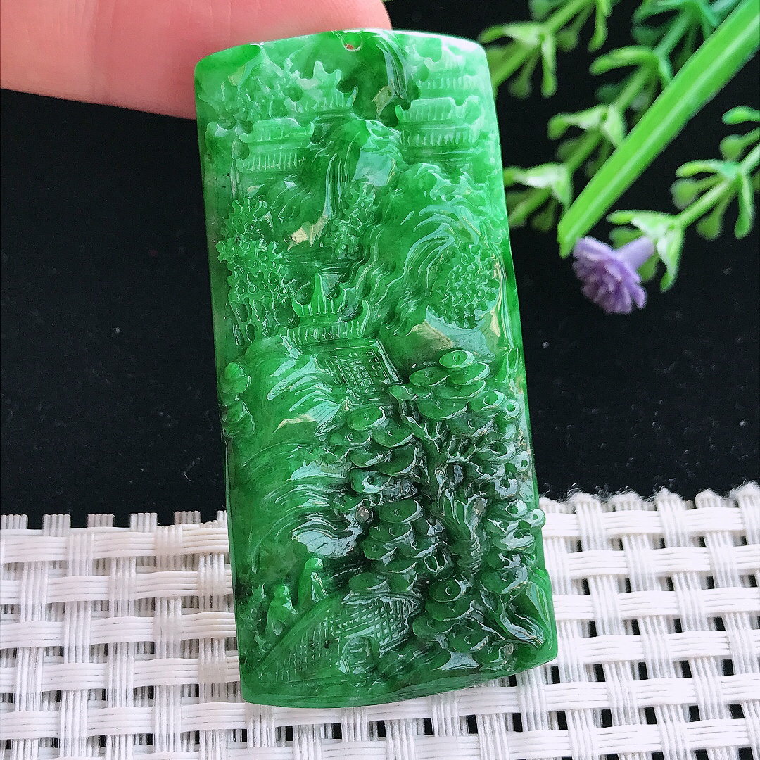 实拍A货翡翠58.8/28.6/4.8老坑精美满绿辣阳绿山水牌吊坠翡翠挂件