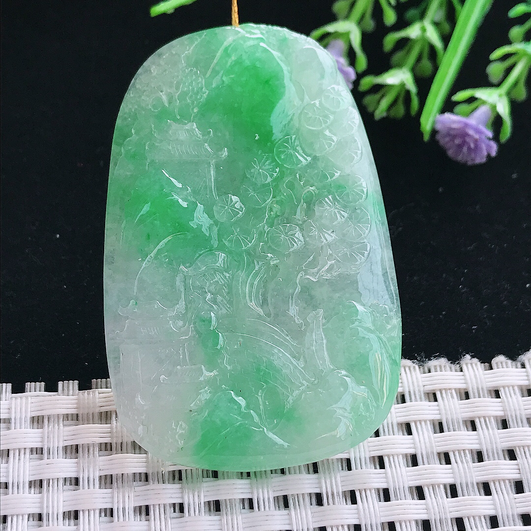 实拍A货翡翠55/36.2/5.8老坑精美冰润飘阳绿大好河山山水牌吊坠