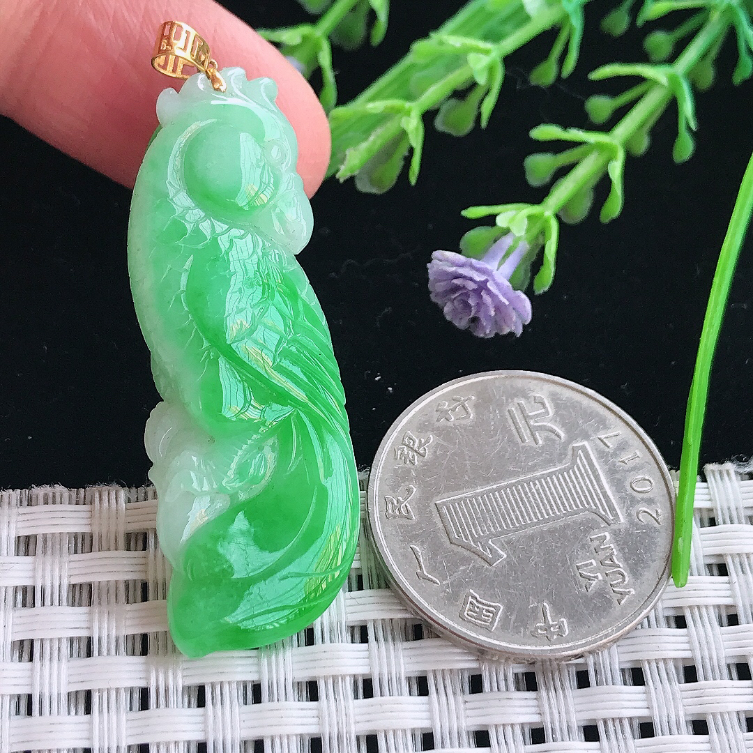 实拍A货翡翠43.5/15.6/8.5老坑18k金镶嵌辣阳绿鹦鹉吊坠翡翠挂件
