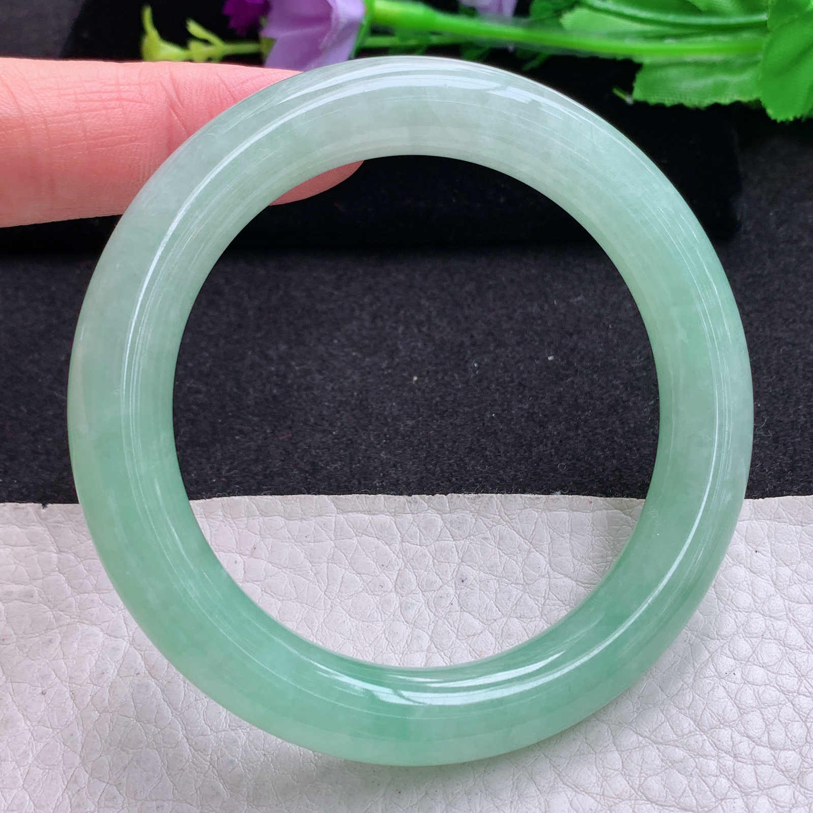 yw 实拍56.5*10.3美人镯 天然缅甸翡翠A货玉手镯冰甜绿圆条玉手环