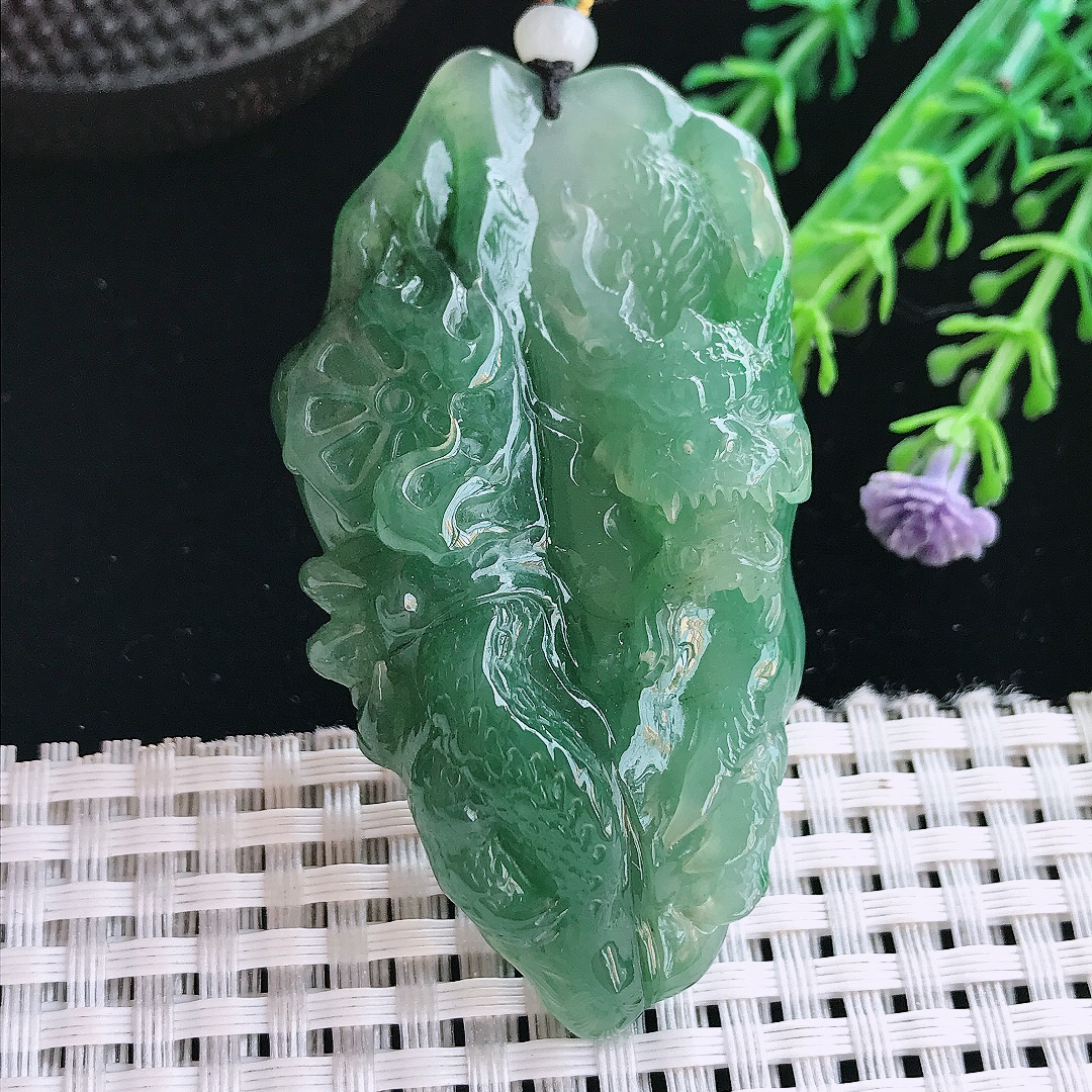 实拍A货翡翠64/34/14.8老坑冰润起胶满油绿龙牌吊坠翡翠挂件
