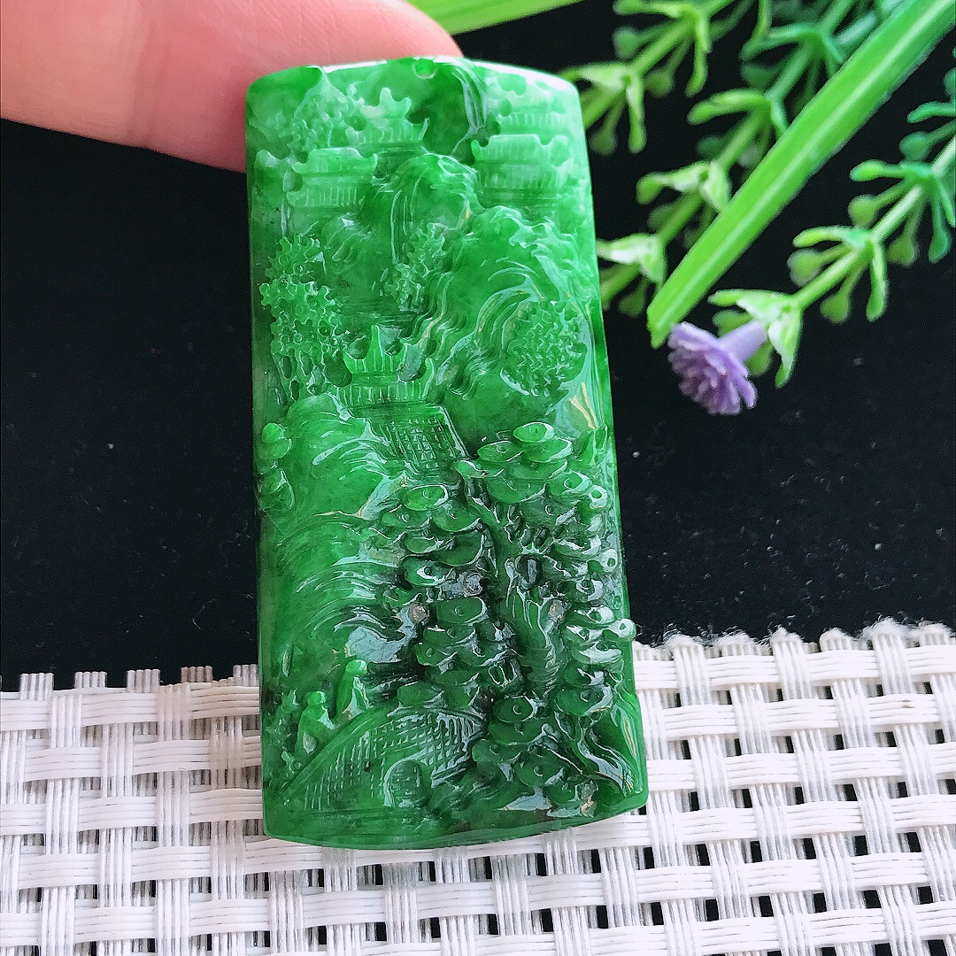 实拍A货翡翠58.8/28.6/4.8老坑精美满绿辣阳绿山水牌吊坠翡翠挂件