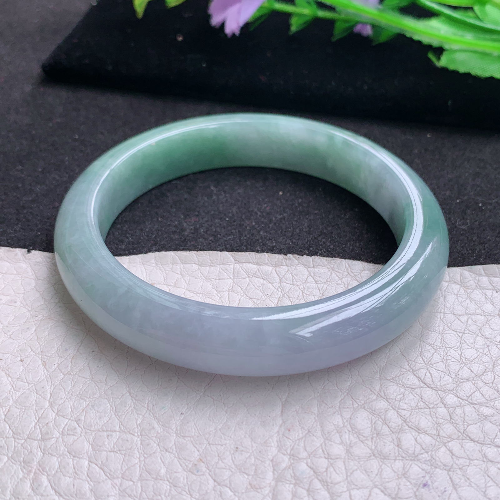 js实拍55.8*11.2*8.2平安镯 天然缅甸翡翠A货胶感春带彩韵味宽边玉手环