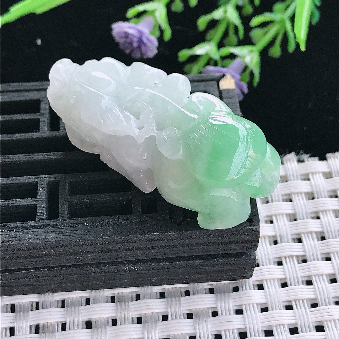 实拍A货翡翠39.5/18/13.5老坑冰润飘绿招财貔貅吊坠翡翠挂件