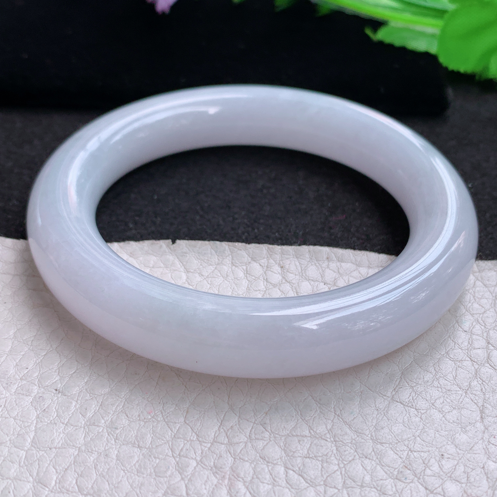 z实拍55*11.8*11.2美人镯 天然缅甸翡翠A货玉手镯淡紫底圆条玉手环