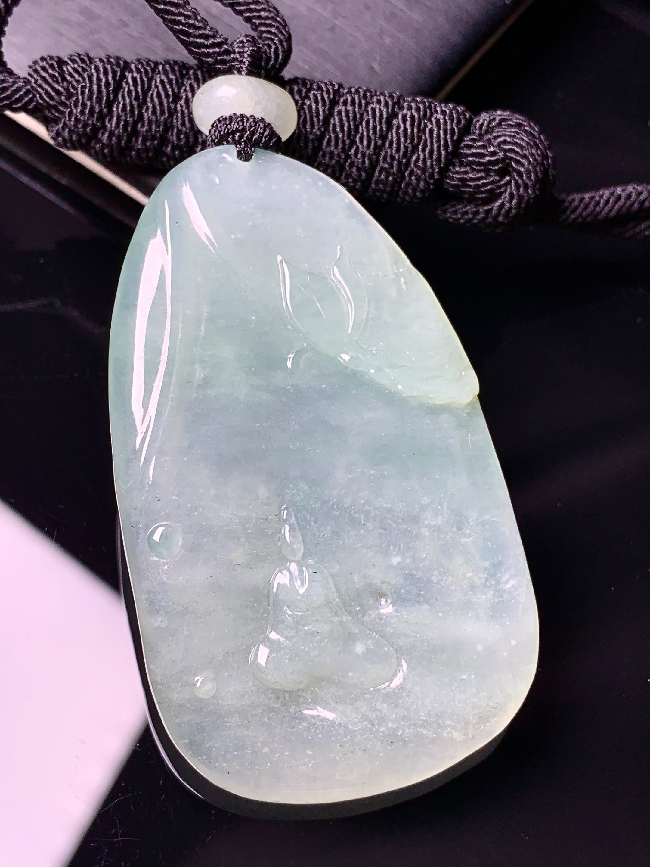 冰种无相观音吊坠 玉质细腻 色泽艳丽清新 水润亮眼 整体尺寸52*31*4.8