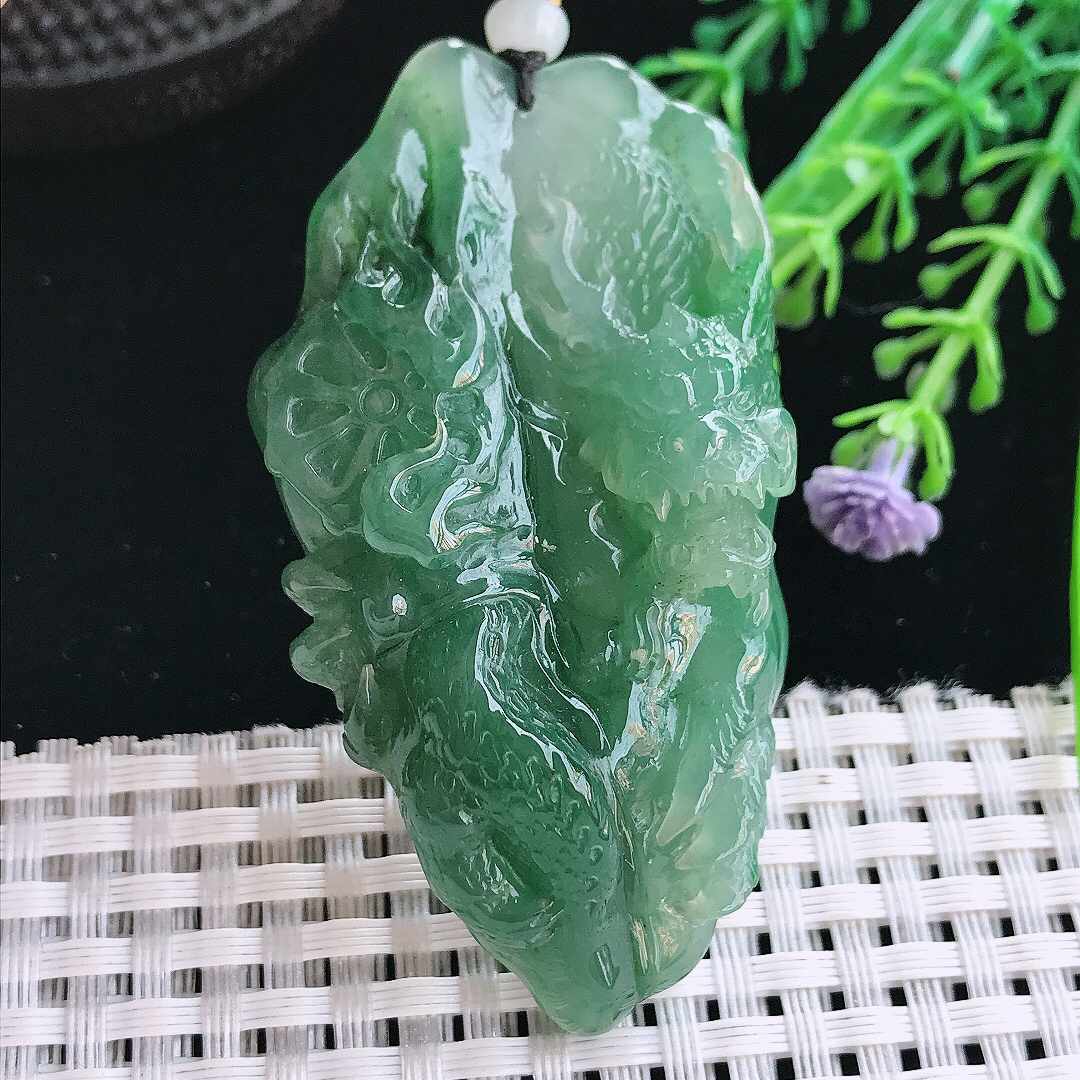 实拍A货翡翠64/34/14.8老坑冰润起胶满油绿龙牌吊坠翡翠挂件