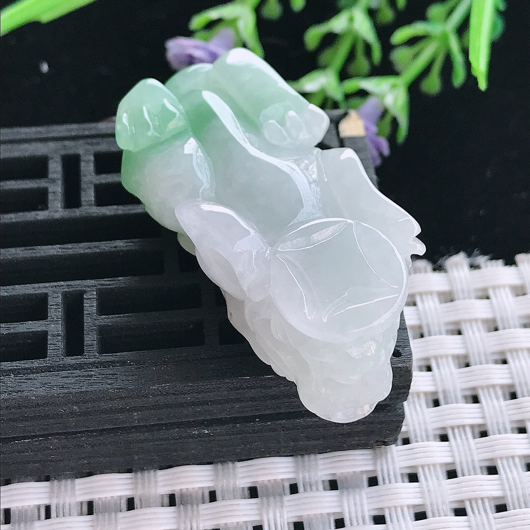 实拍A货翡翠39.5/18/13.5老坑冰润飘绿招财貔貅吊坠翡翠挂件