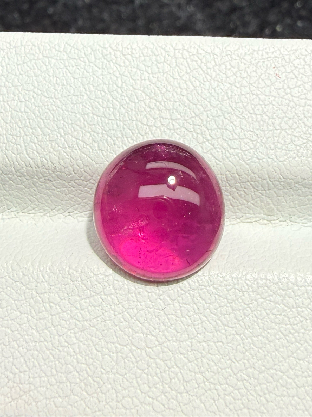 4.01ct天然卢比来碧玺裸石，尺寸11*10.3*4.1 毫米，晶体微棉，颜色美艳