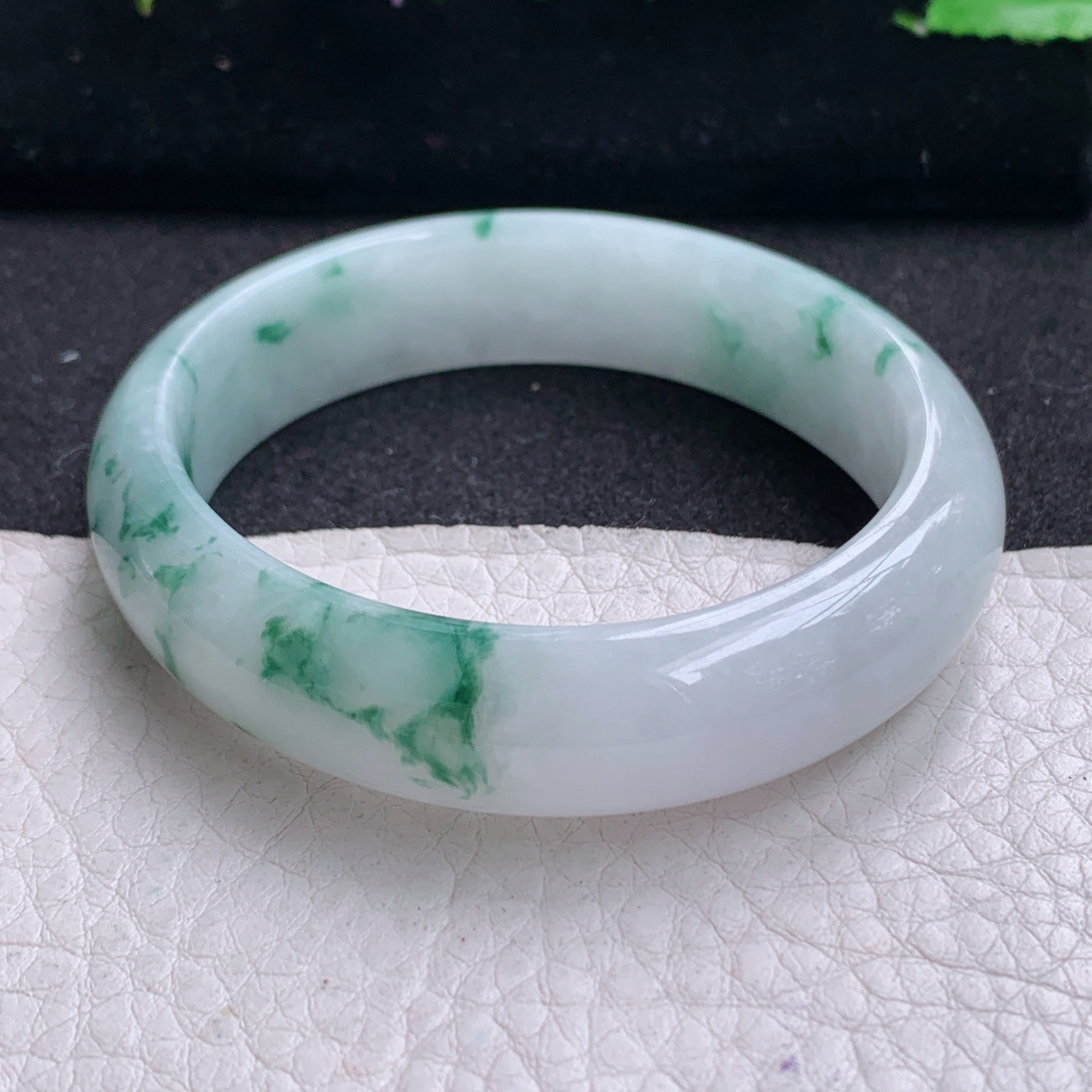 yw小圈口53.5*47.2*13.6*7贵妃镯 天然缅甸翡翠A货玉手镯胶感飘花蛋形玉手环