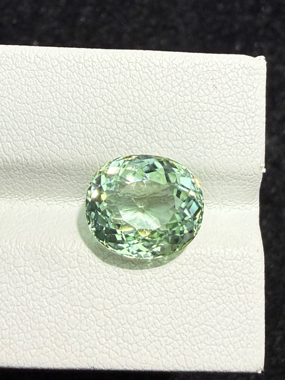 4.965ct天然绿碧玺裸石，尺寸11*9.5*6.7 毫米，晶体通透，颜色美艳