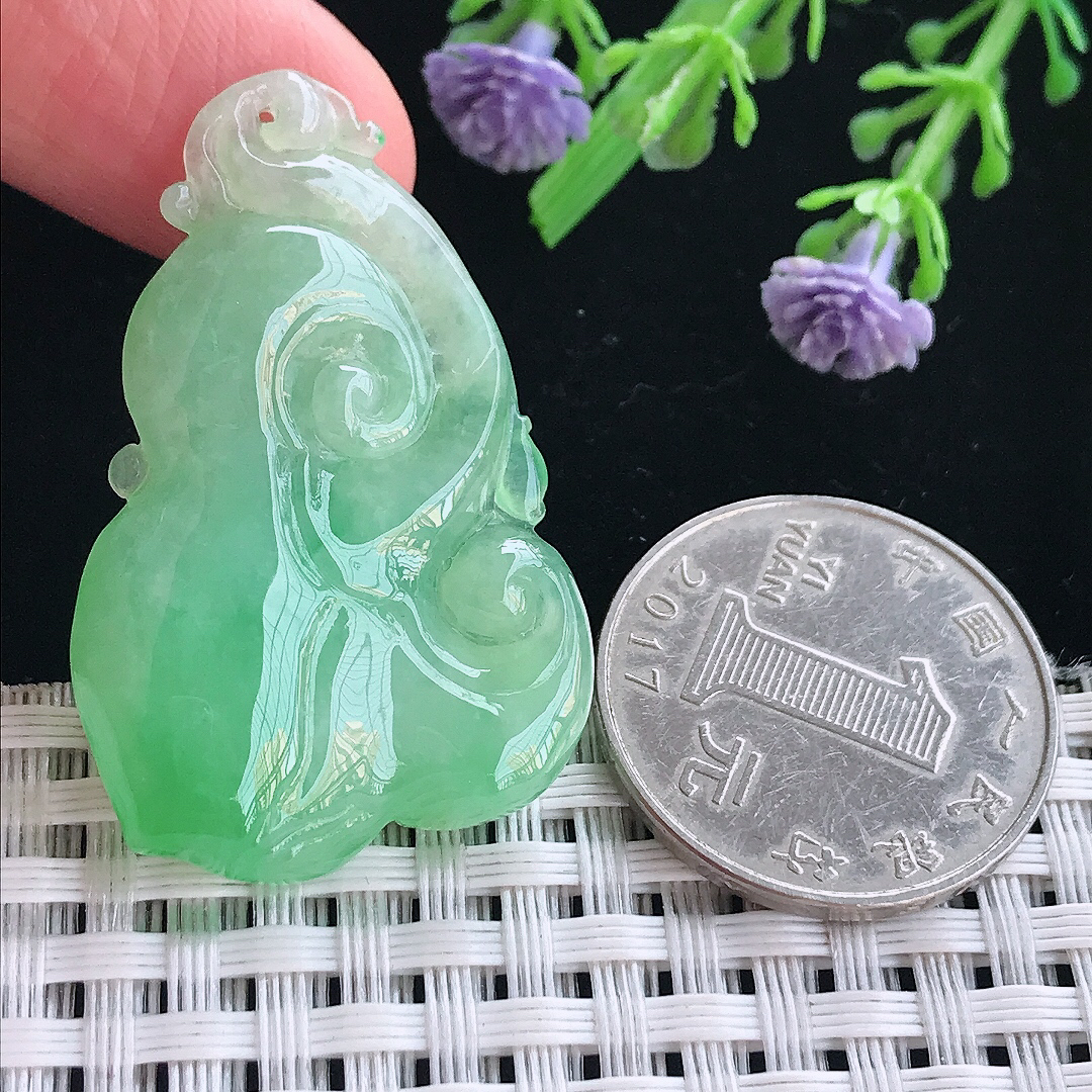 实拍A货翡翠40/26/6.5老坑冰润起胶满绿如意吊坠翡翠挂件