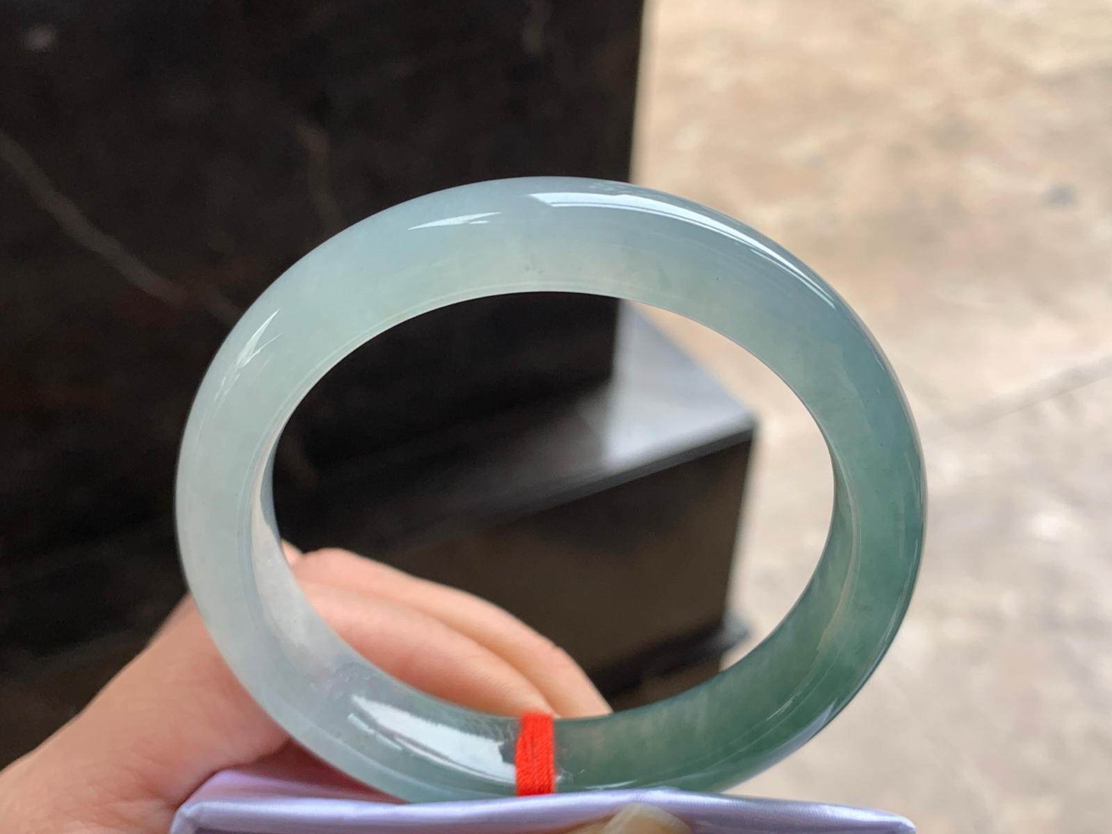 56-12.7-8.4

冰蓝水手镯^_^冰透 鲜艳