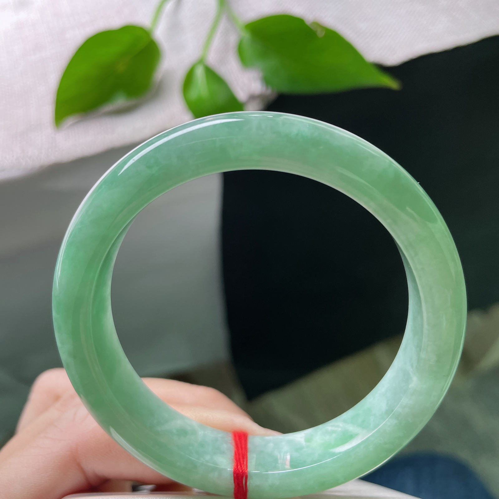 尺寸：54.9/12.6/8.3绿底正圈，水润细腻，清雅高级，侧纹～