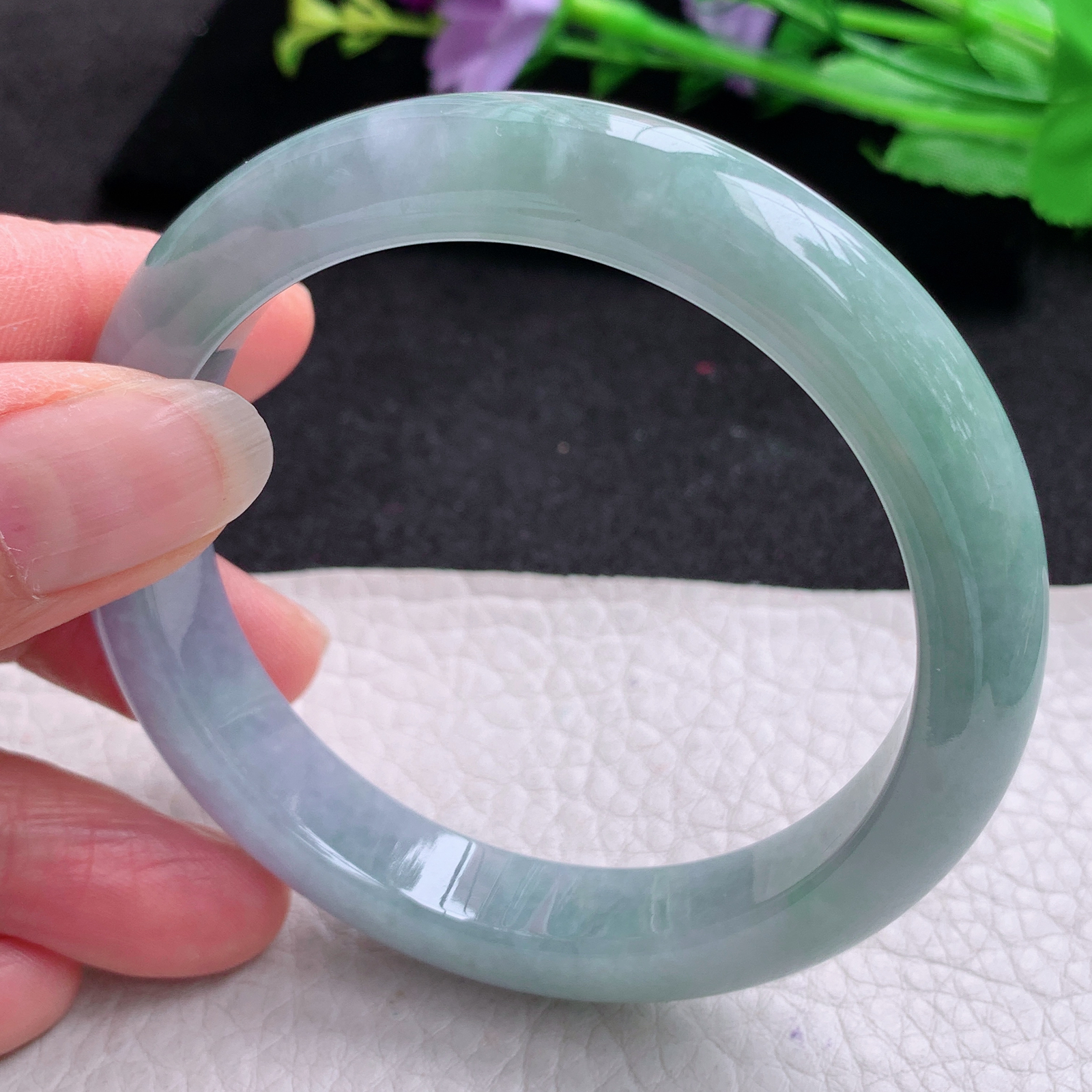 js实拍55.8*11.2*8.2平安镯 天然缅甸翡翠A货胶感春带彩韵味宽边玉手环