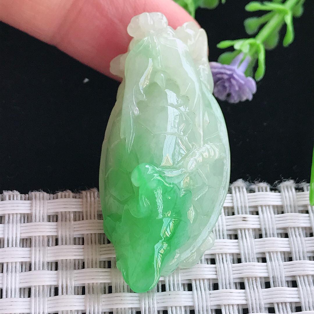 实拍A货翡翠43.5/20.6/16.3老坑精美温润飘阳绿龙头龟吊坠翡翠挂件