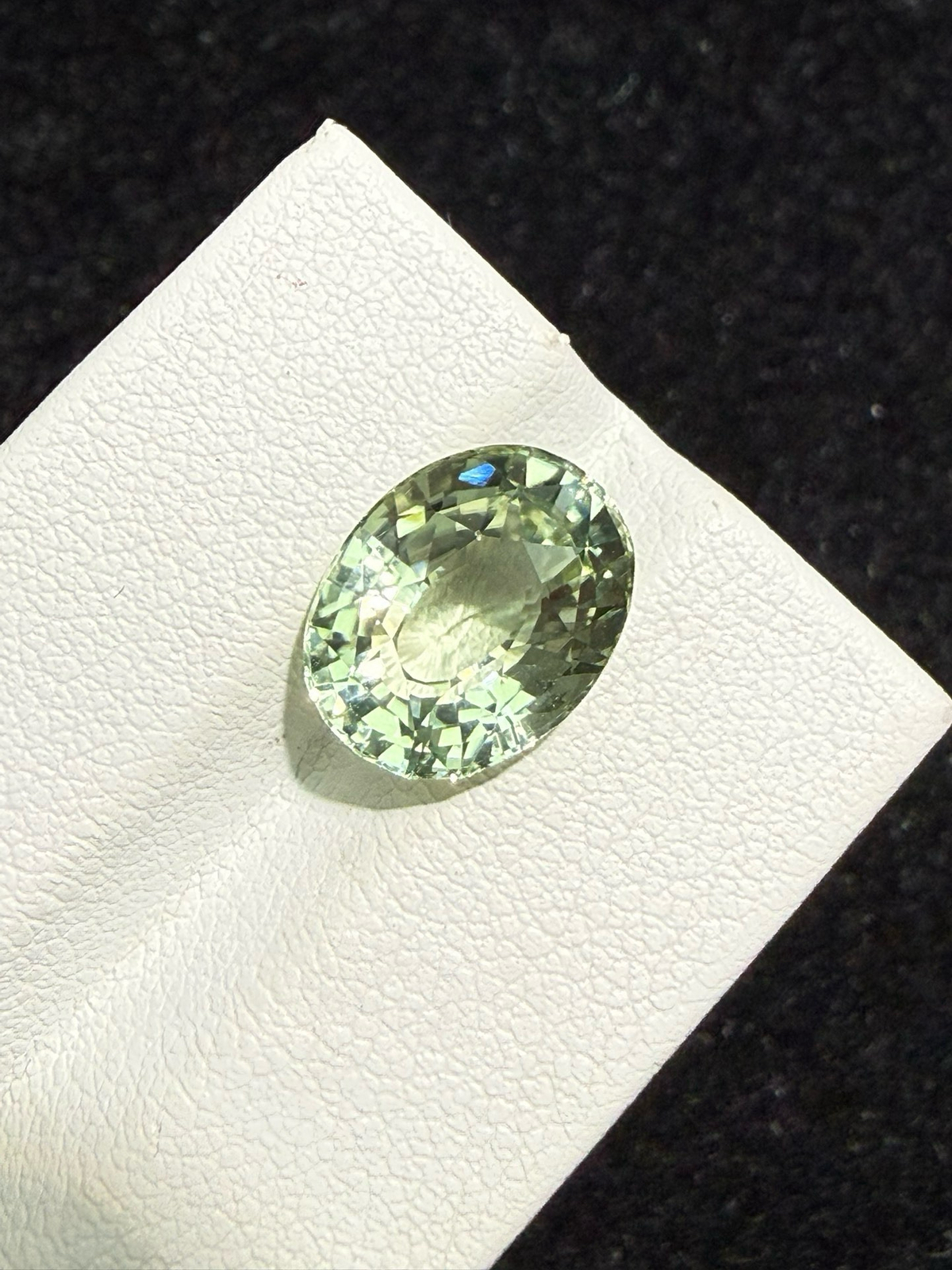 5.165ct天然碧玺裸石，尺寸12*9.5*6.8 毫米，晶体通透，颜色美艳