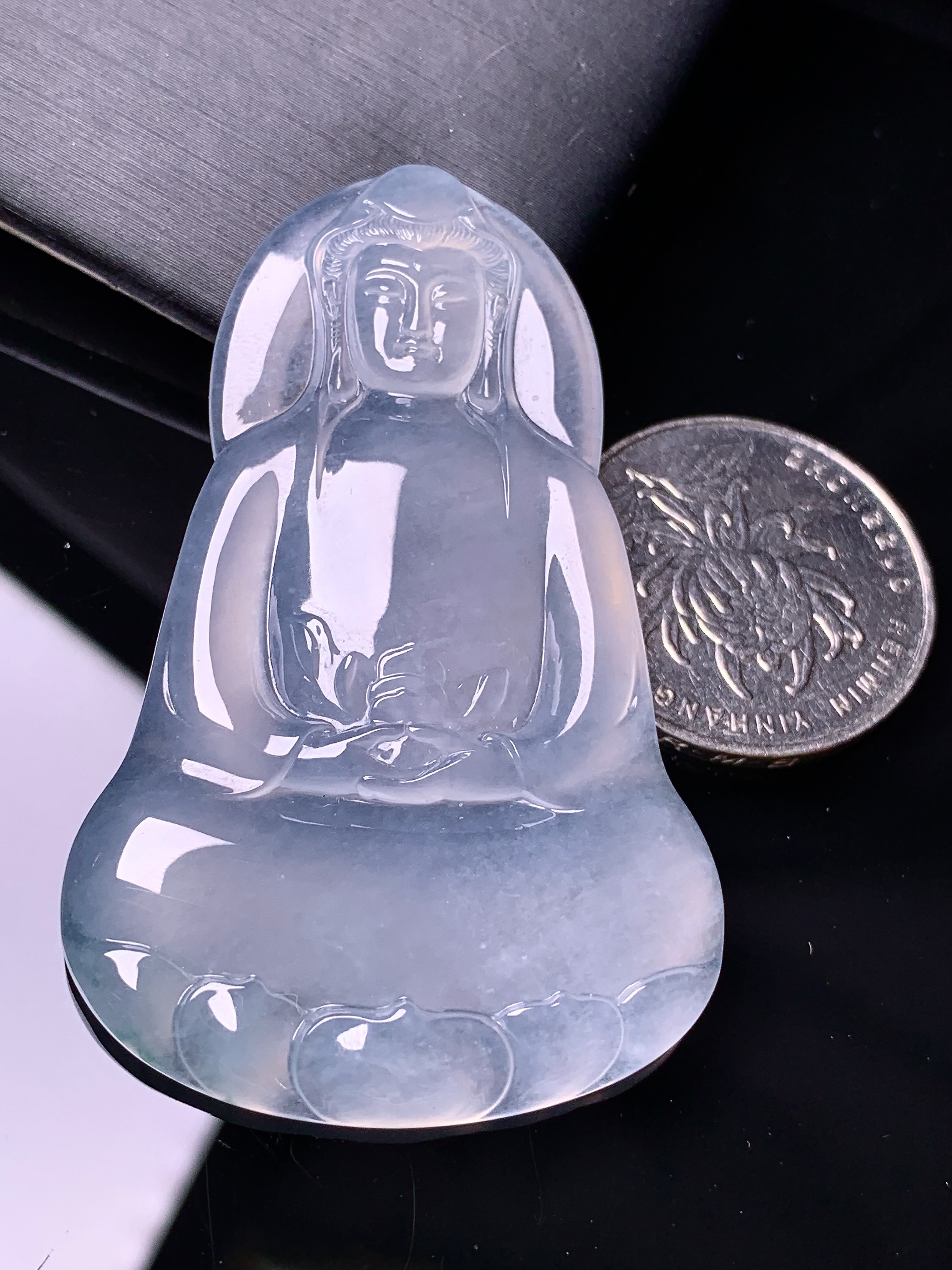 冰种素衣观音吊坠 玉质细腻 色泽艳丽清新 水润亮眼 整体尺寸57*37*4.8