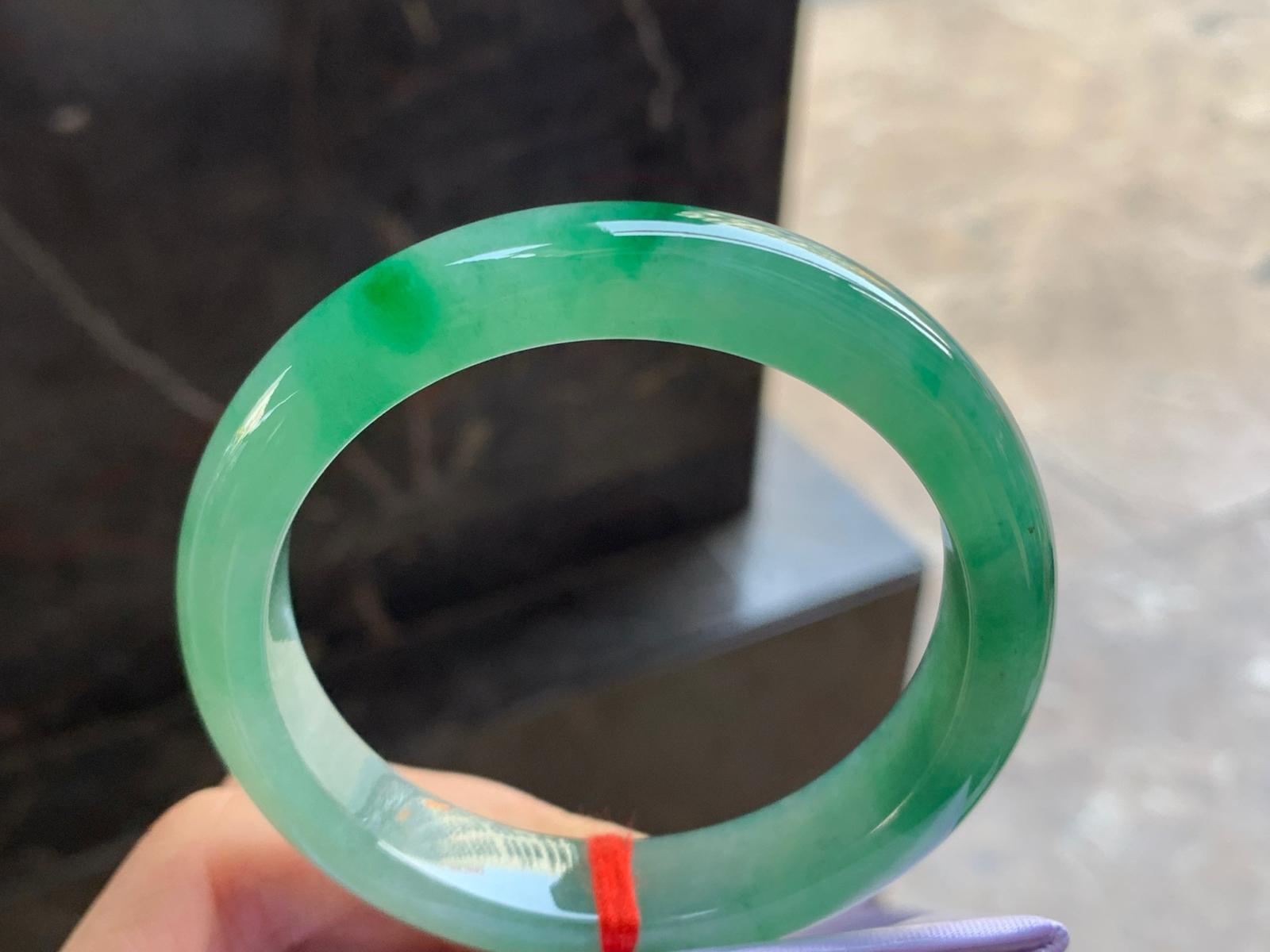 55-12.4-8.2

绿色手镯^_^颜色好看