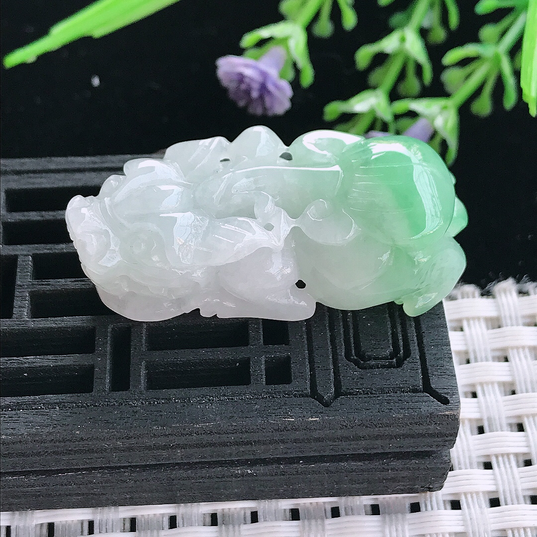 实拍A货翡翠39.5/18/13.5老坑冰润飘绿招财貔貅吊坠翡翠挂件
