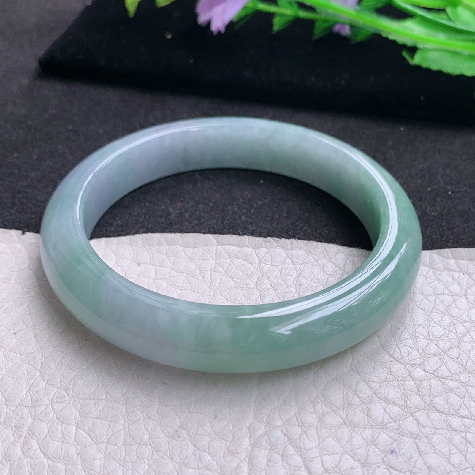 js实拍55.8*11.2*8.2平安镯 天然缅甸翡翠A货胶感春带彩韵味宽边玉手环