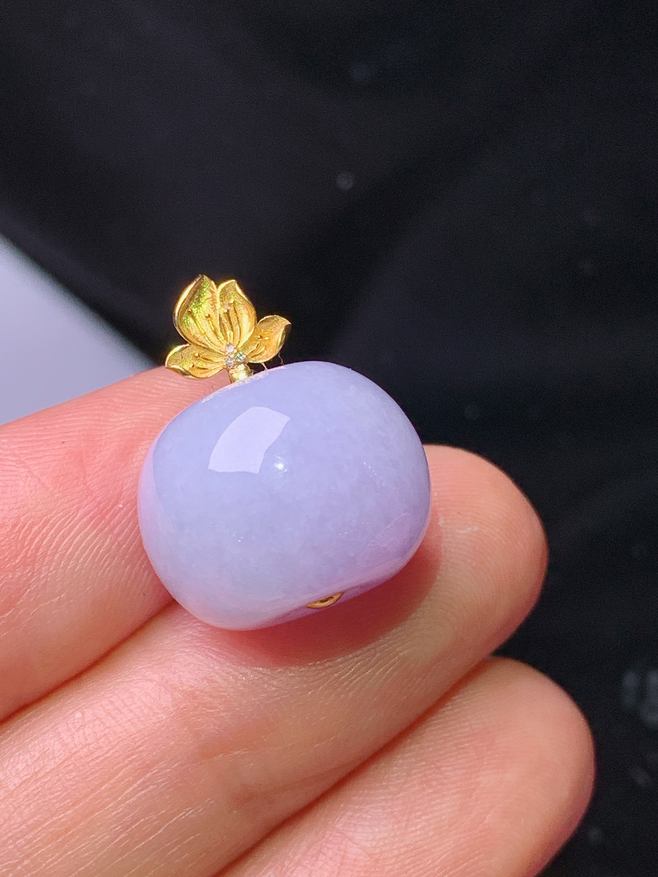 18k金钻镶嵌紫罗兰路路通吊坠 玉质细腻 色泽艳丽清新 水润亮眼 整体尺寸19*15.8*12.2