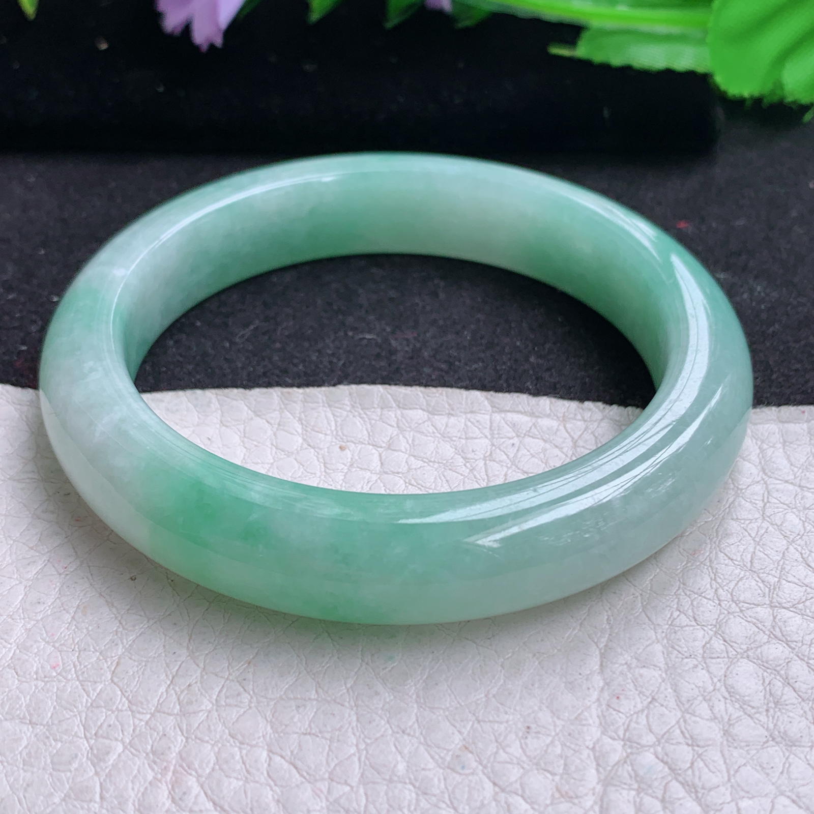 n实拍55*11.5*8.8平安镯 天然缅甸翡翠A货胶感飘绿清新年轻款宽边玉手环