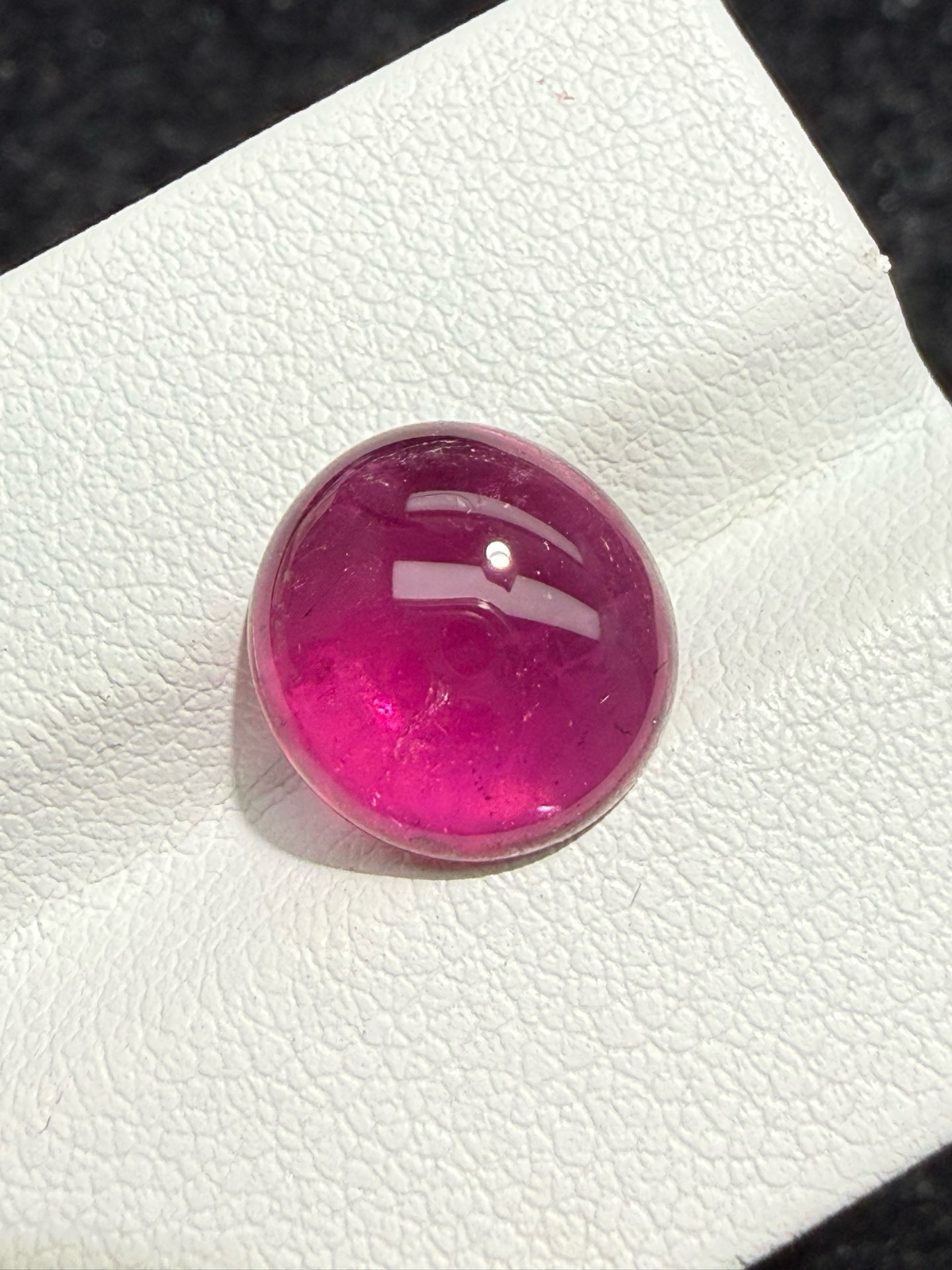 4.01ct天然卢比来碧玺裸石，尺寸11*10.3*4.1 毫米，晶体微棉，颜色美艳