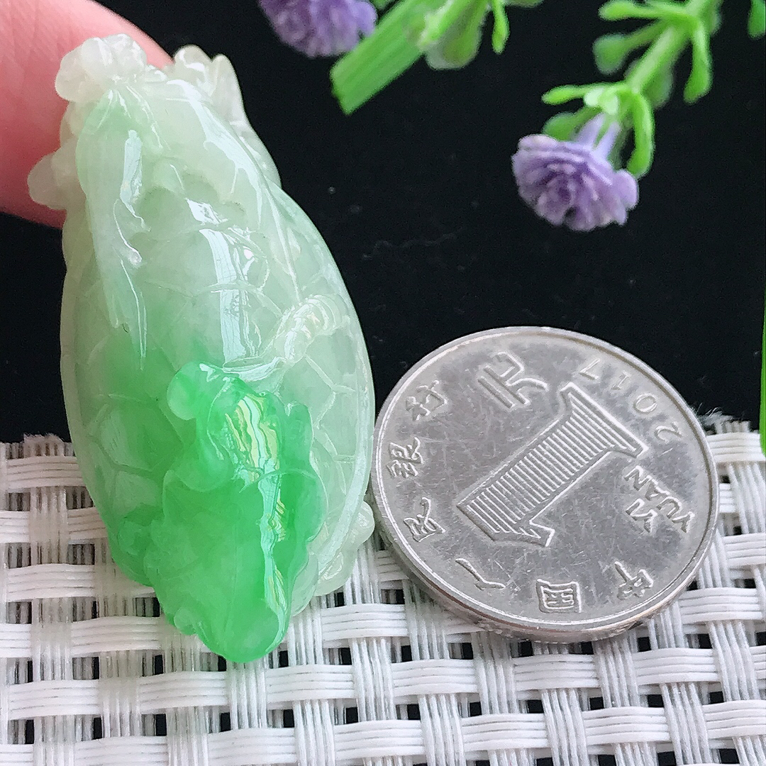 实拍A货翡翠43.5/20.6/16.3老坑精美温润飘阳绿龙头龟吊坠翡翠挂件