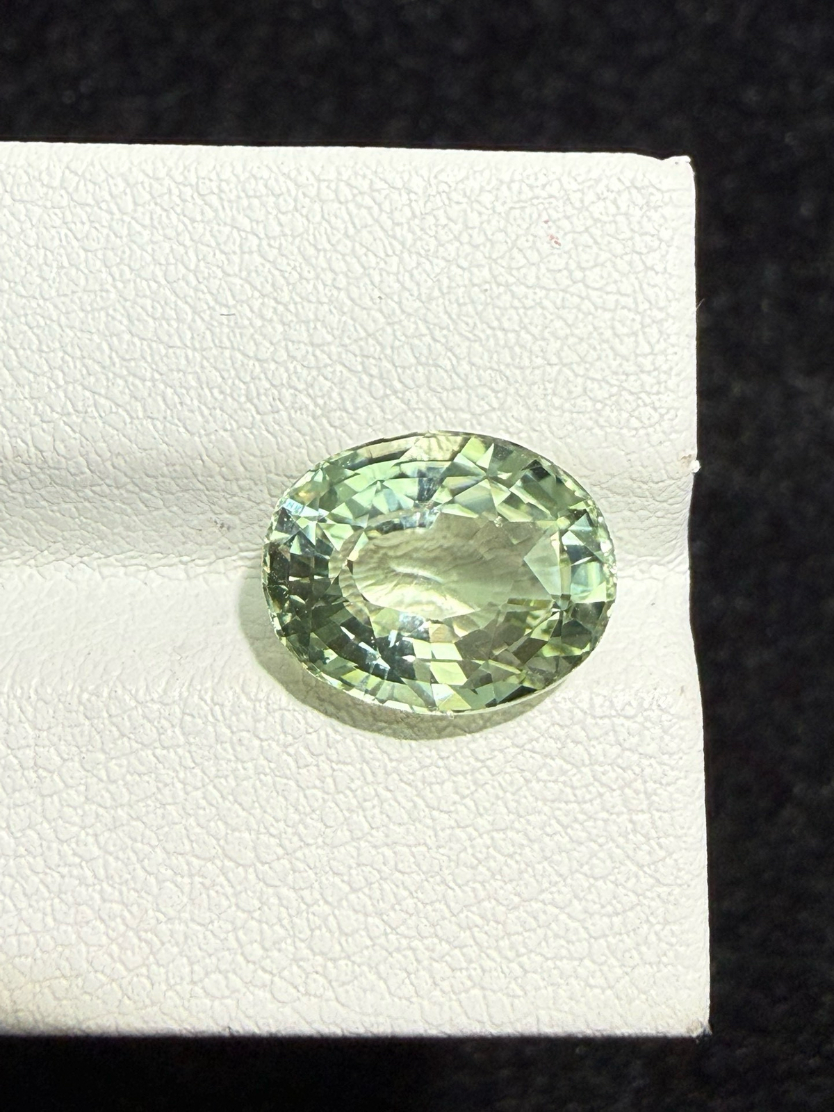 5.165ct天然碧玺裸石，尺寸12*9.5*6.8 毫米，晶体通透，颜色美艳