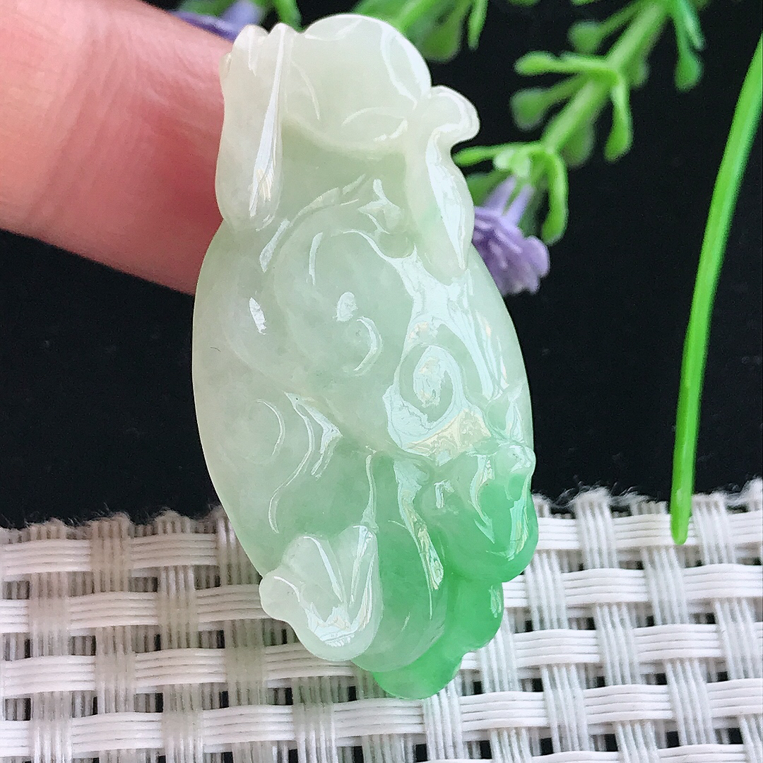 实拍A货翡翠43.5/20.6/16.3老坑精美温润飘阳绿龙头龟吊坠翡翠挂件