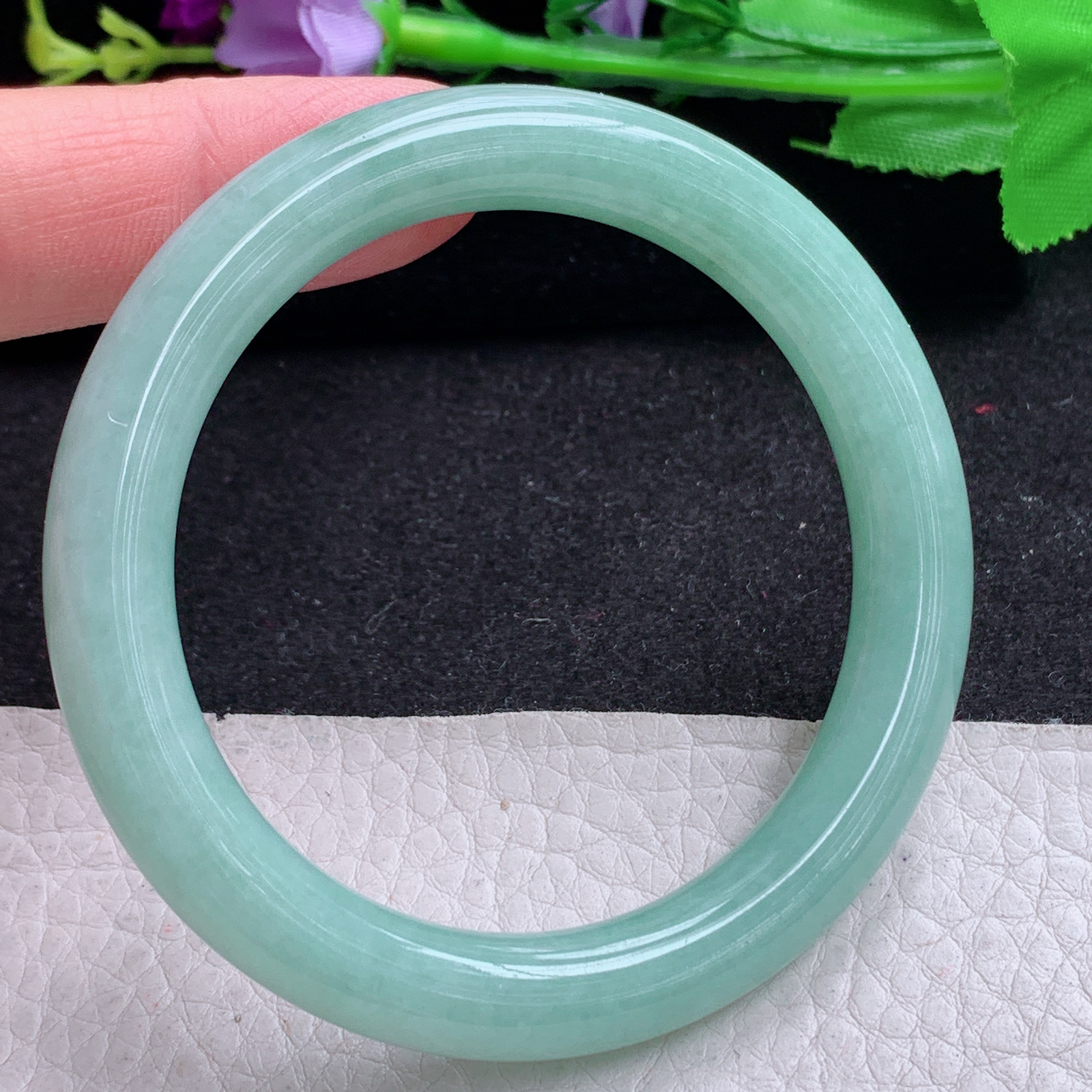 n小圈口52*9美人镯 天然缅甸翡翠A货胶感满绿秀气圆条玉手环