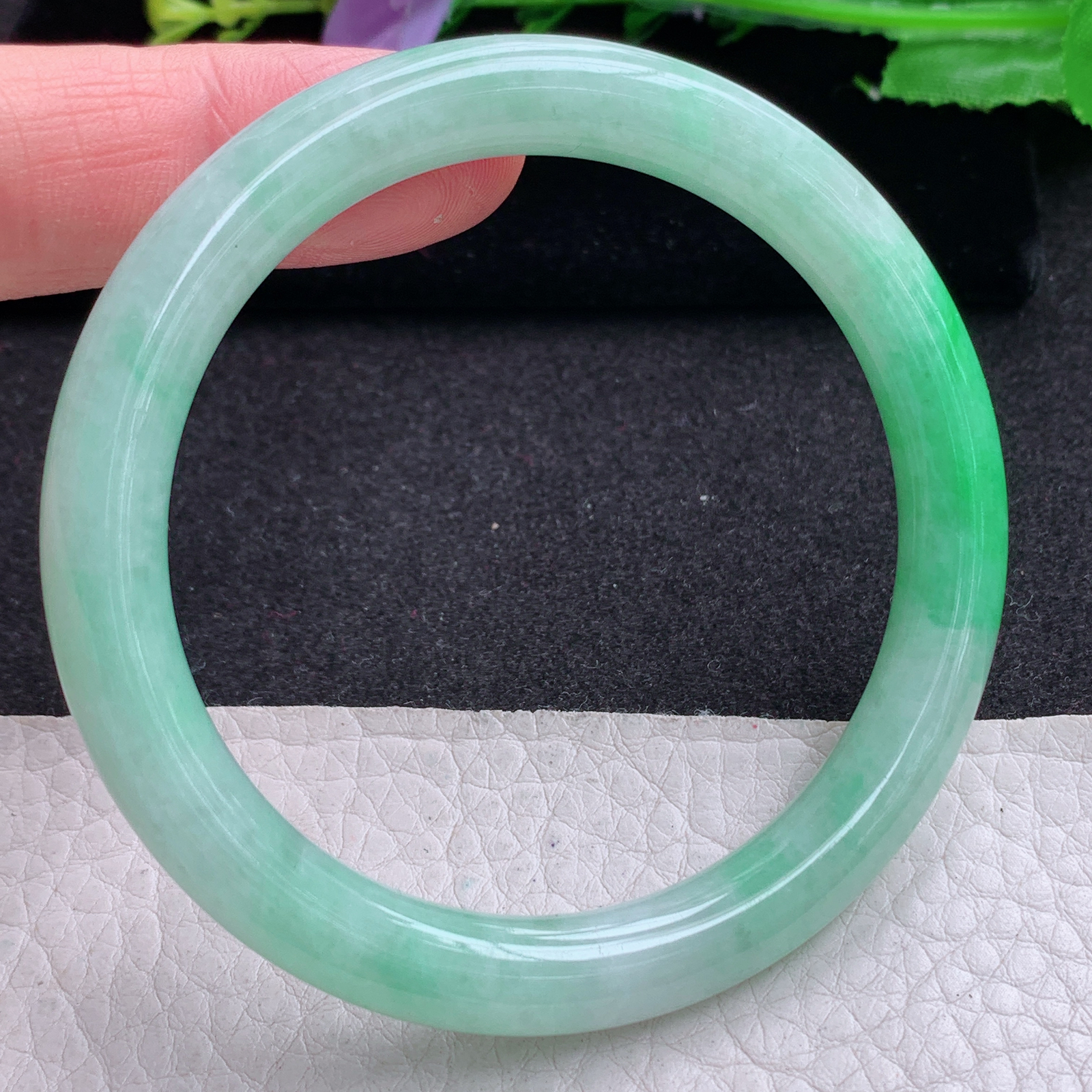 ay实拍54*7.7*8美人镯 天然缅甸翡翠A货玉手镯飘阳绿圆你条玉手环