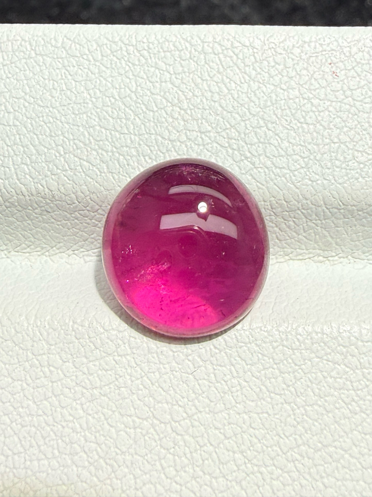 4.01ct天然卢比来碧玺裸石，尺寸11*10.3*4.1 毫米，晶体微棉，颜色美艳