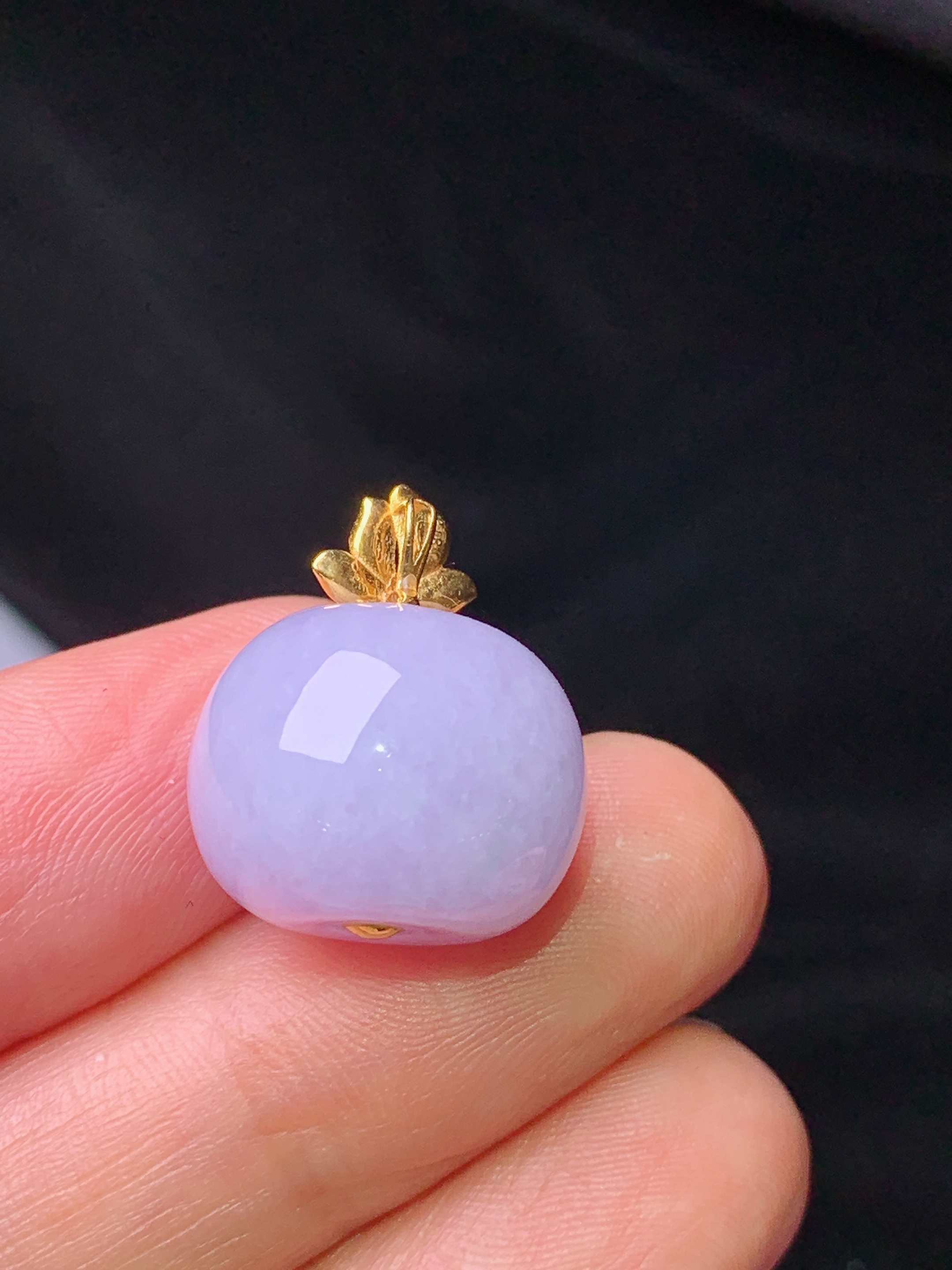 18k金钻镶嵌紫罗兰路路通吊坠 玉质细腻 色泽艳丽清新 水润亮眼 整体尺寸19*15.8*12.2