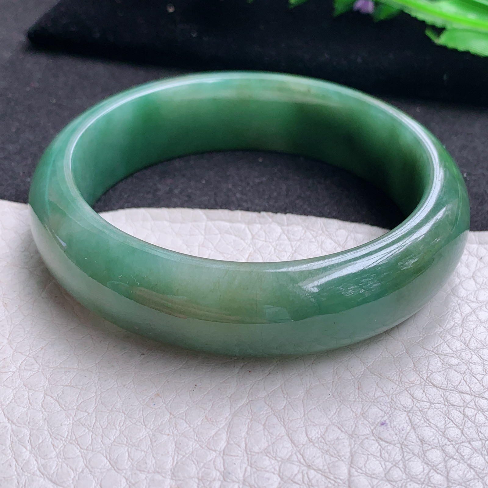 js实拍58*16.2*8.5轮胎镯 天然缅甸翡翠A货胶感满绿宽边玉手环