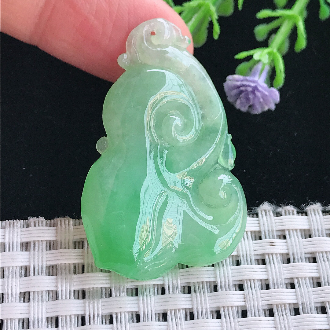 实拍A货翡翠40/26/6.5老坑冰润起胶满绿如意吊坠翡翠挂件