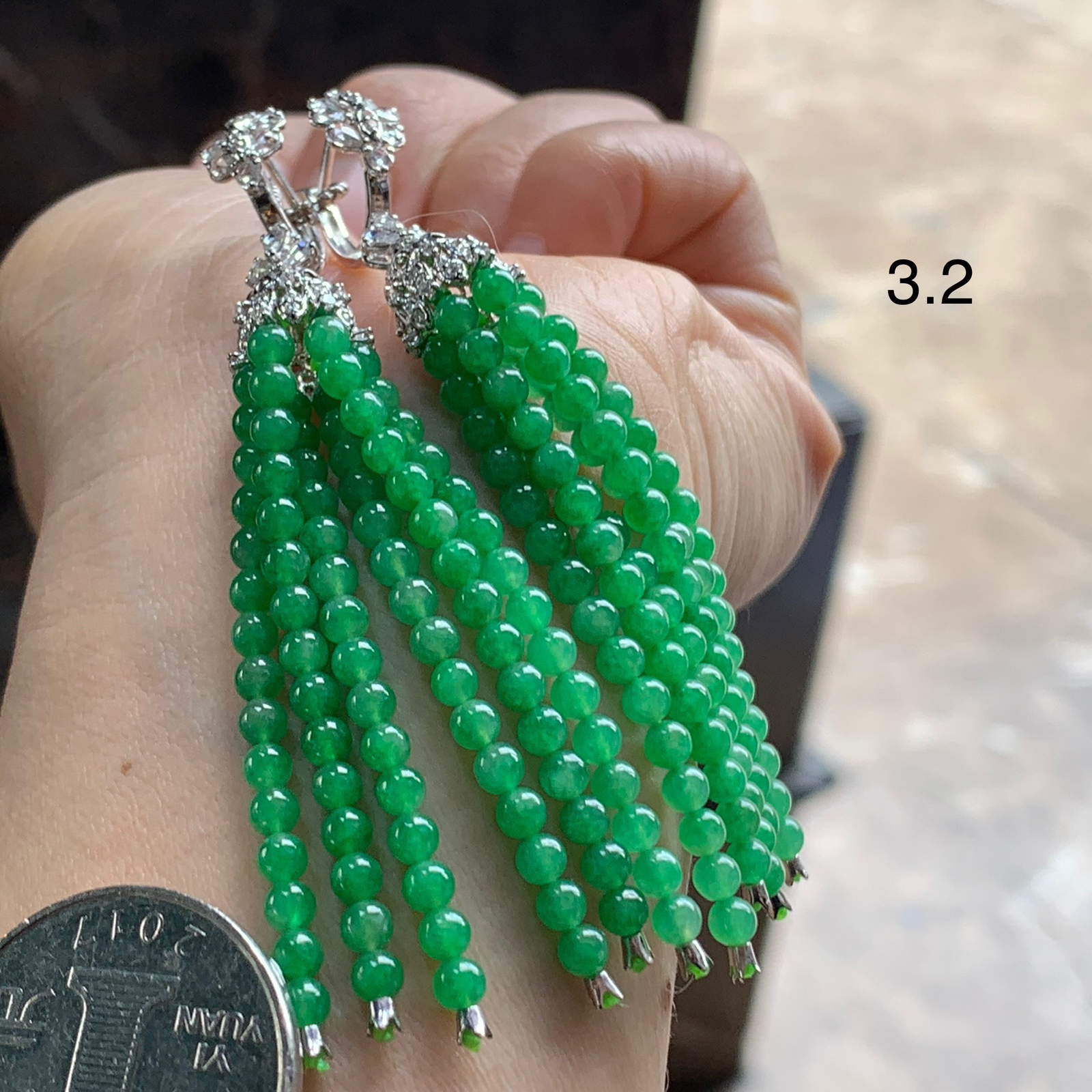 金钻镶嵌冰绿耳坠^_^颜色鲜艳