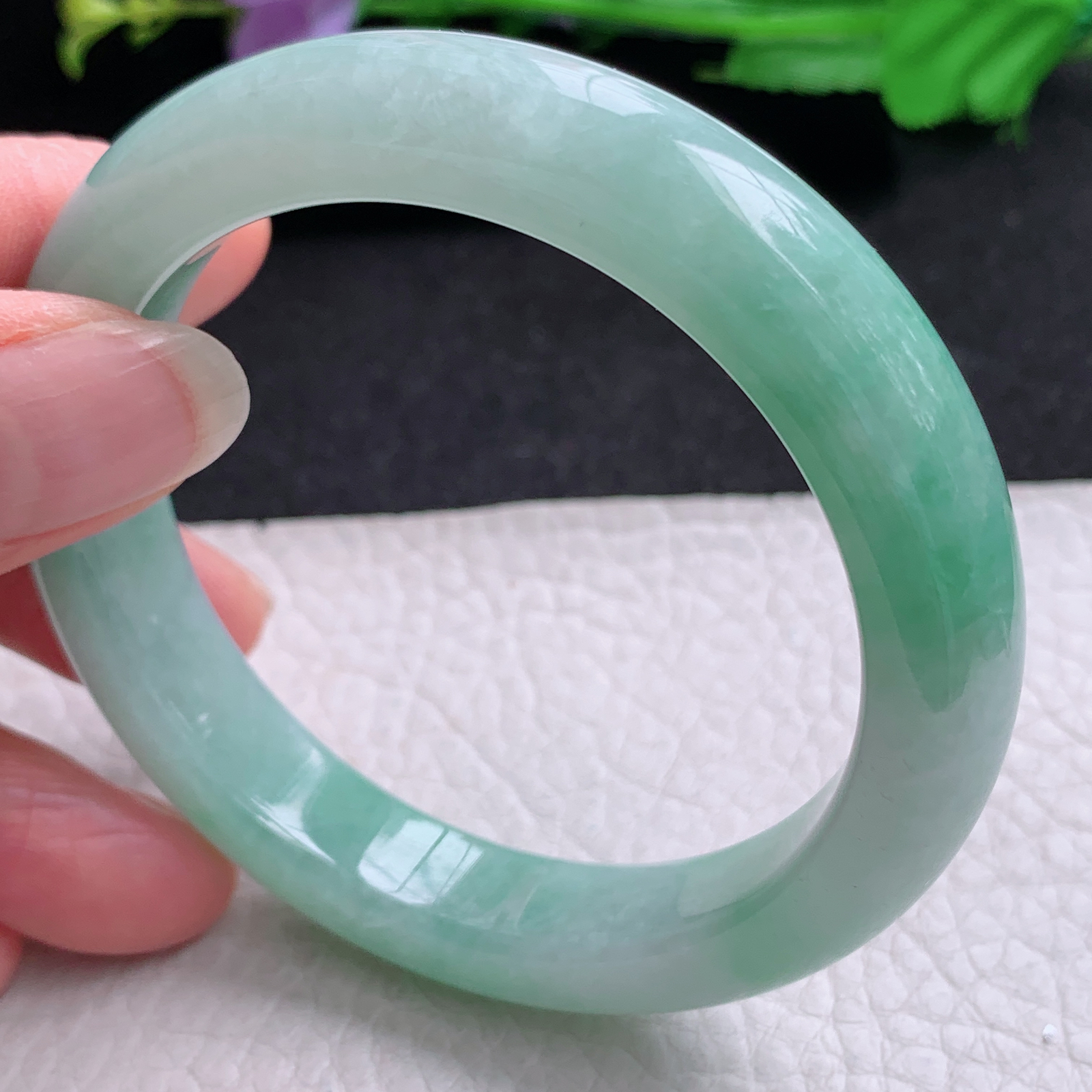 n实拍55*11.5*8.8平安镯 天然缅甸翡翠A货胶感飘绿清新年轻款宽边玉手环