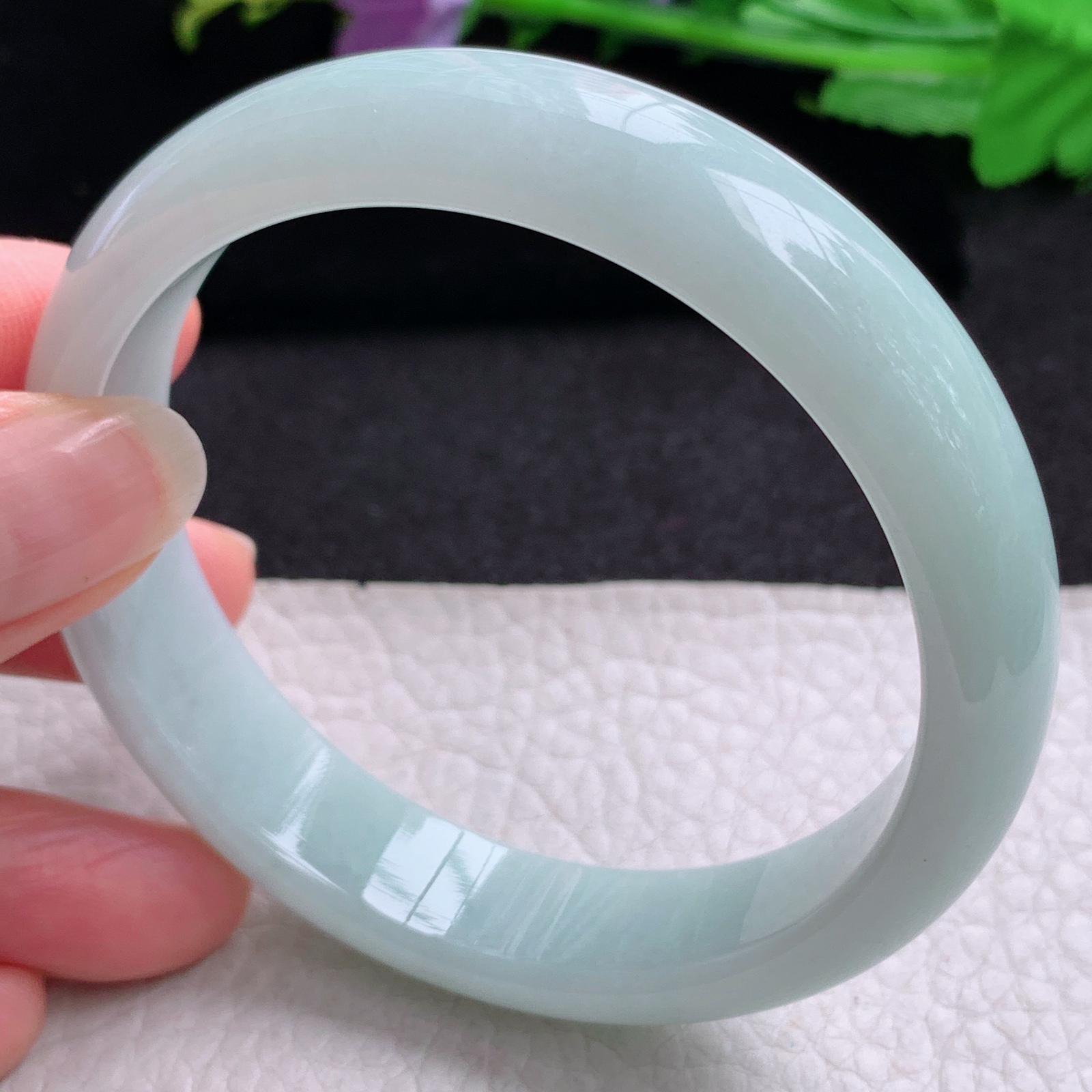 nr大圈口60*14*7.4平安镯 天然缅甸翡翠A货玉手镯浅绿胶感宽边玉手环