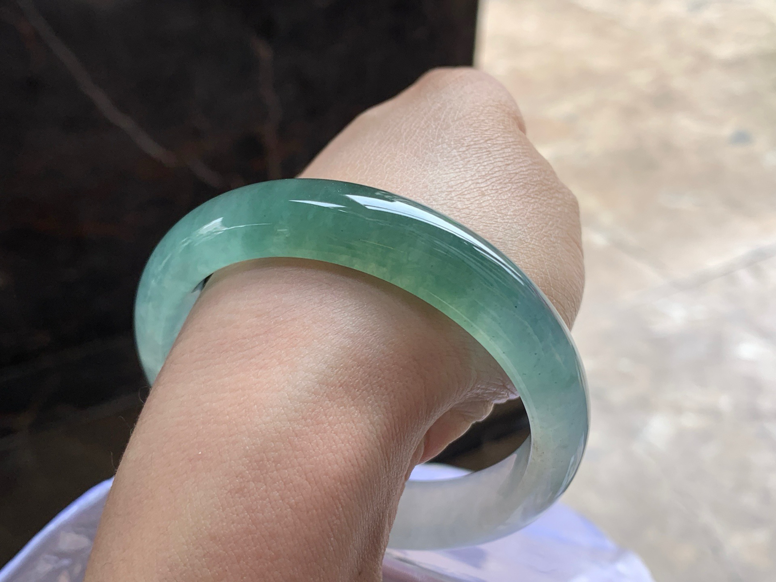 56-12.7-8.4

冰蓝水手镯^_^冰透 鲜艳