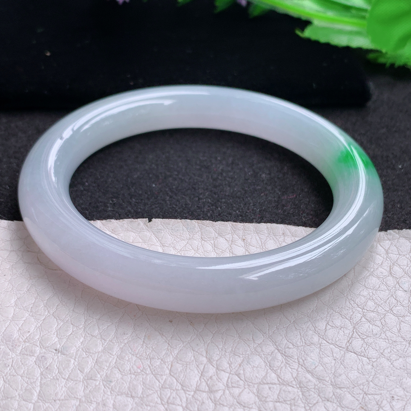 xo实拍54.5*9.8美人镯 天然缅甸翡翠A货玉手镯冰润白底青圆条玉手环