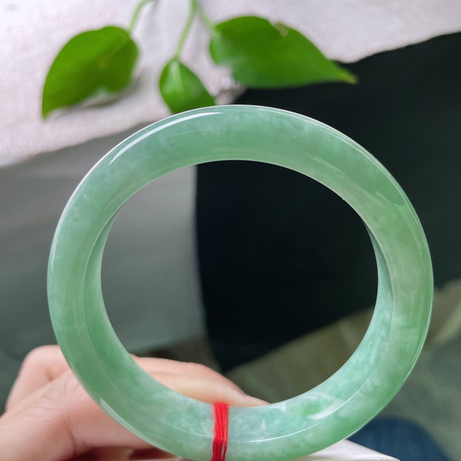 尺寸：54.9/12.6/8.3绿底正圈，水润细腻，清雅高级，侧纹～