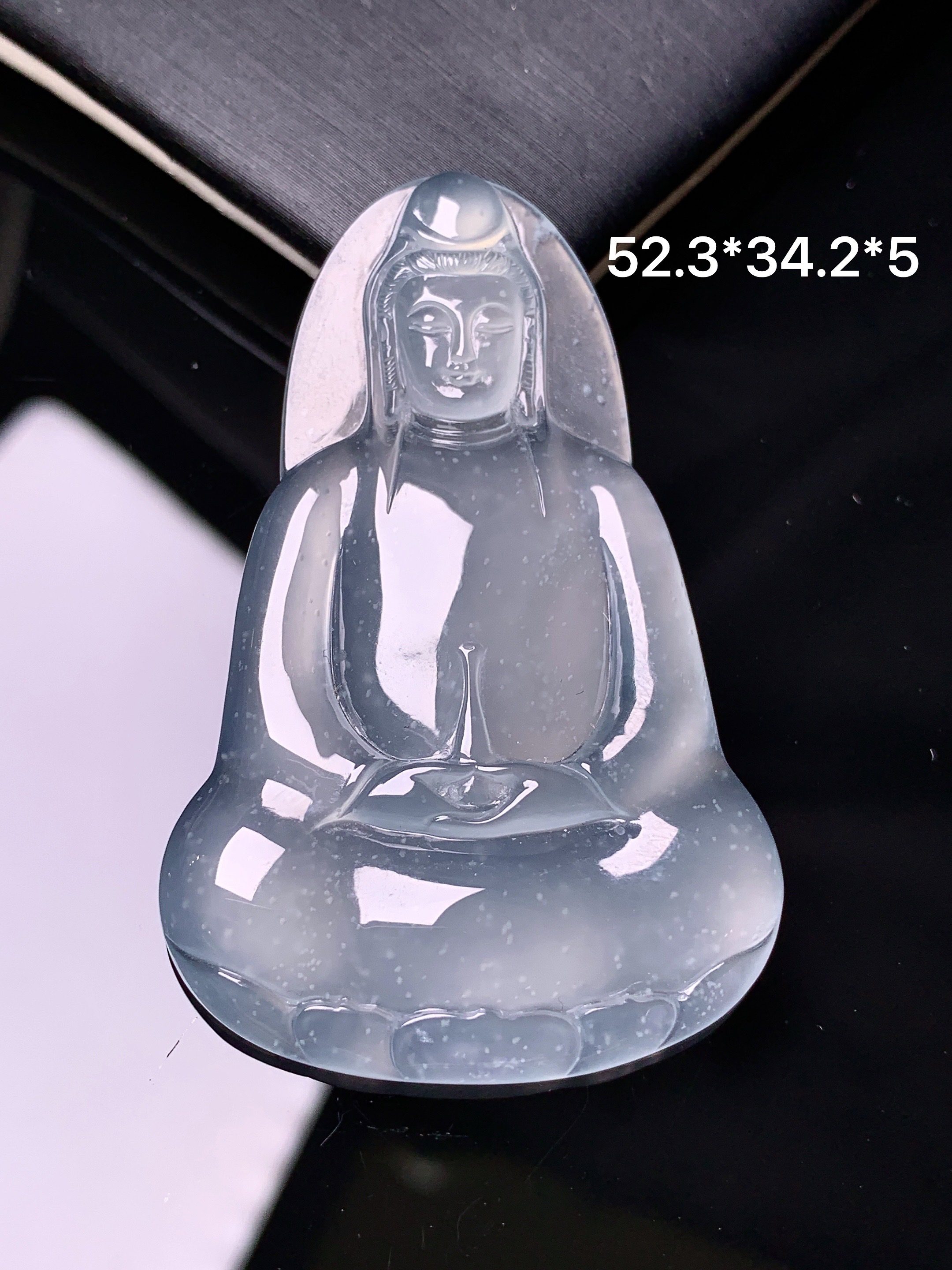 冰种素衣观音吊坠 玉质细腻 色泽艳丽清新 水润亮眼 整体尺寸52.3*34.2*5