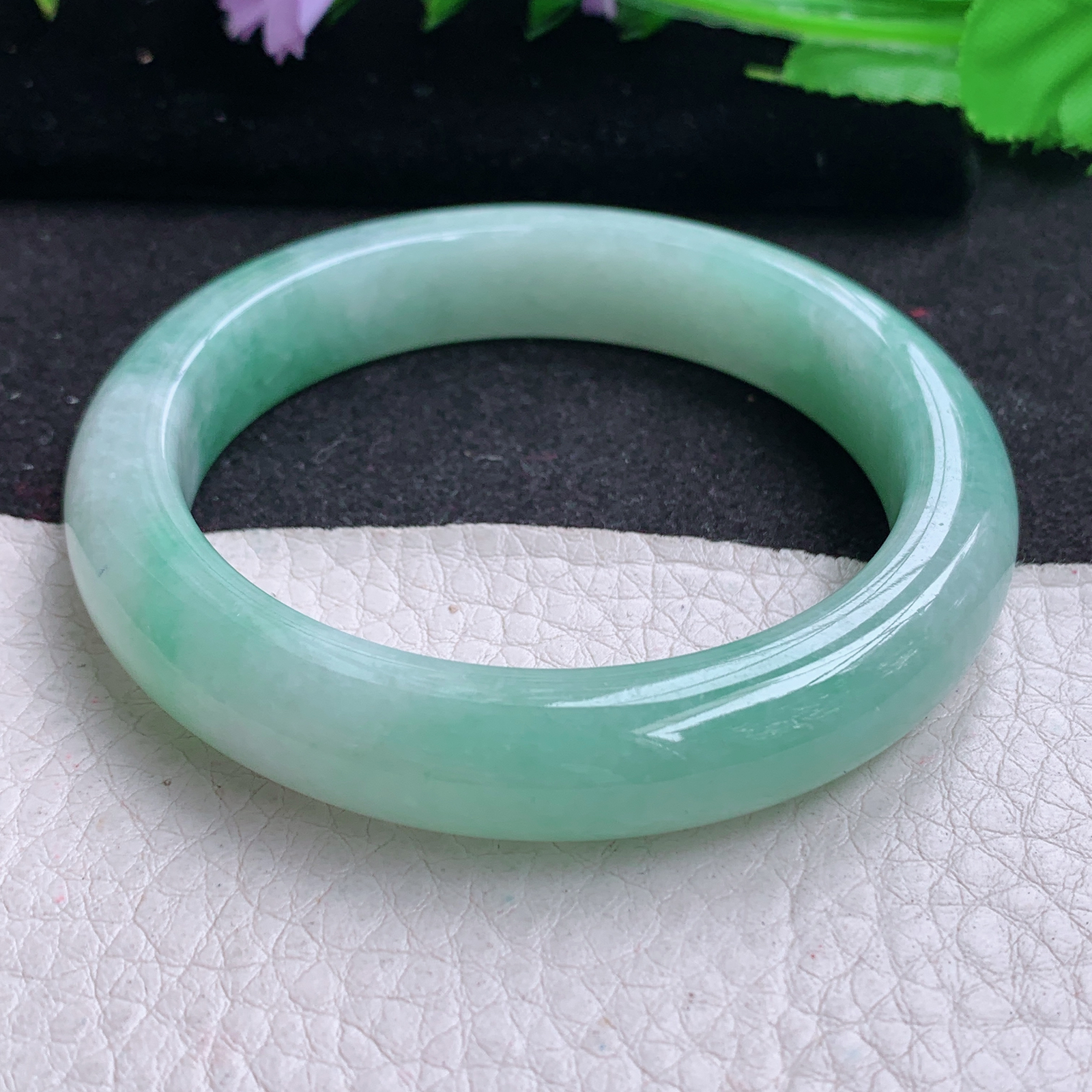 n实拍55*11.5*8.8平安镯 天然缅甸翡翠A货胶感飘绿清新年轻款宽边玉手环